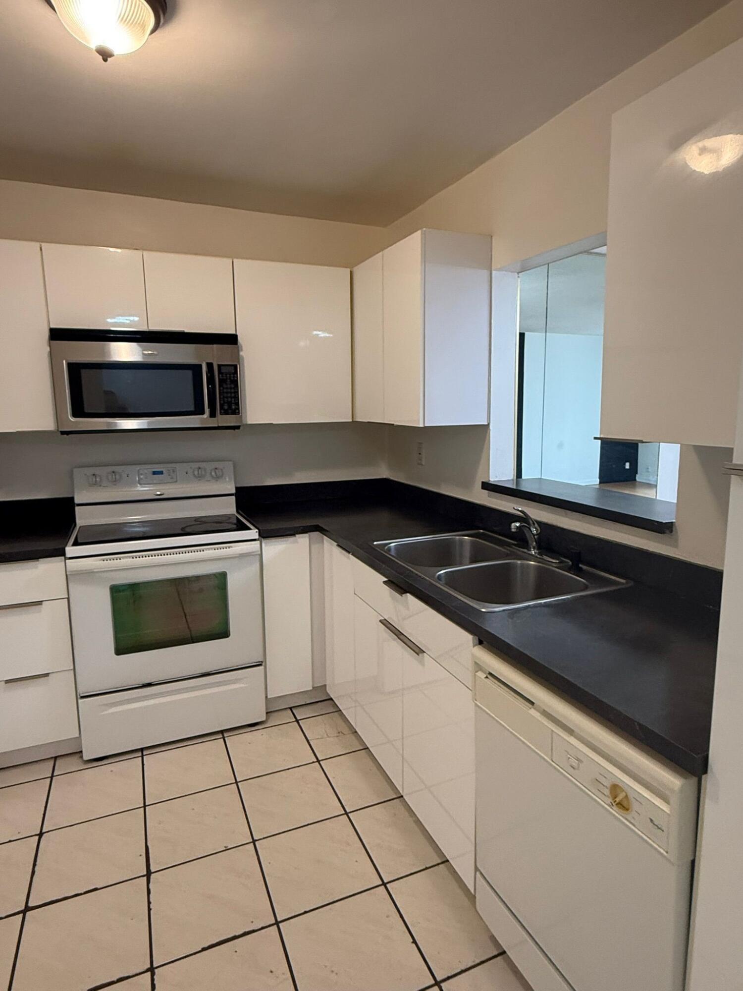 POLYNESIAN GARDENS CONDOMINIUM - Residential Lease