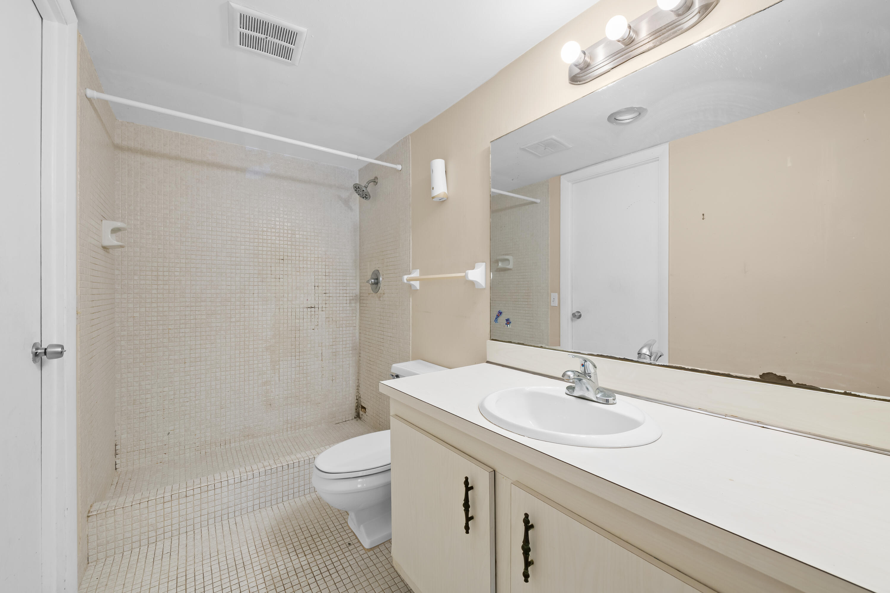 MANORS OF INVERRARY I-3 - Residential