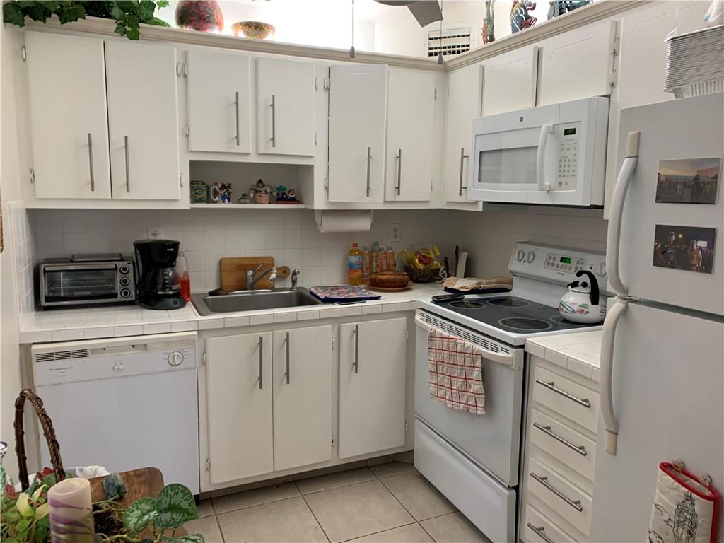 KINGS POINT - Residential