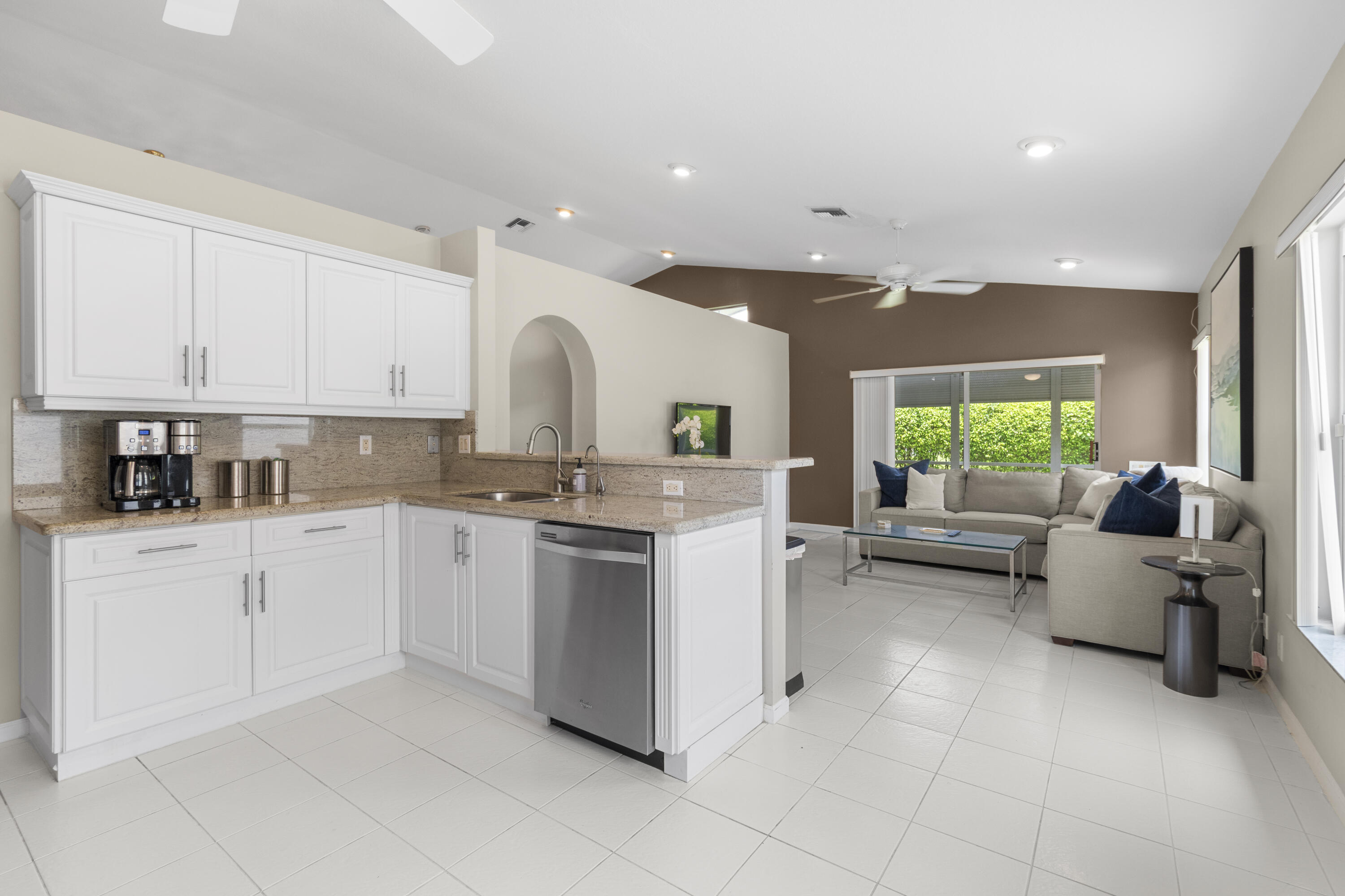 LAKERIDGE GREENS AT PIPERS GLEN - Residential