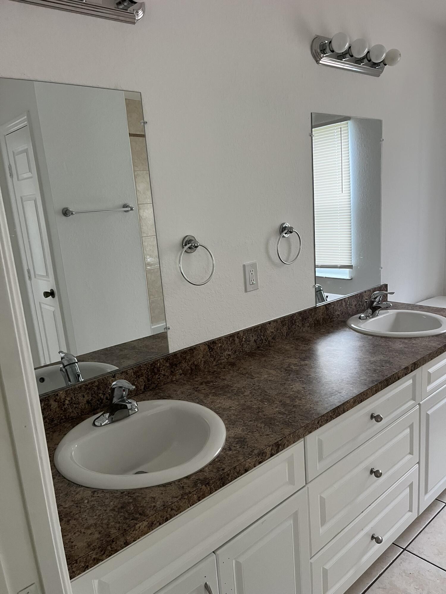 TREASURE ISLAND UNIT 2 - Residential