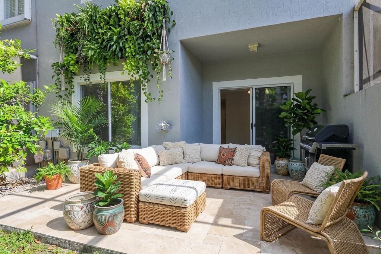 MIZNER POINTE OF BOCA VIA ANCHO - Residential