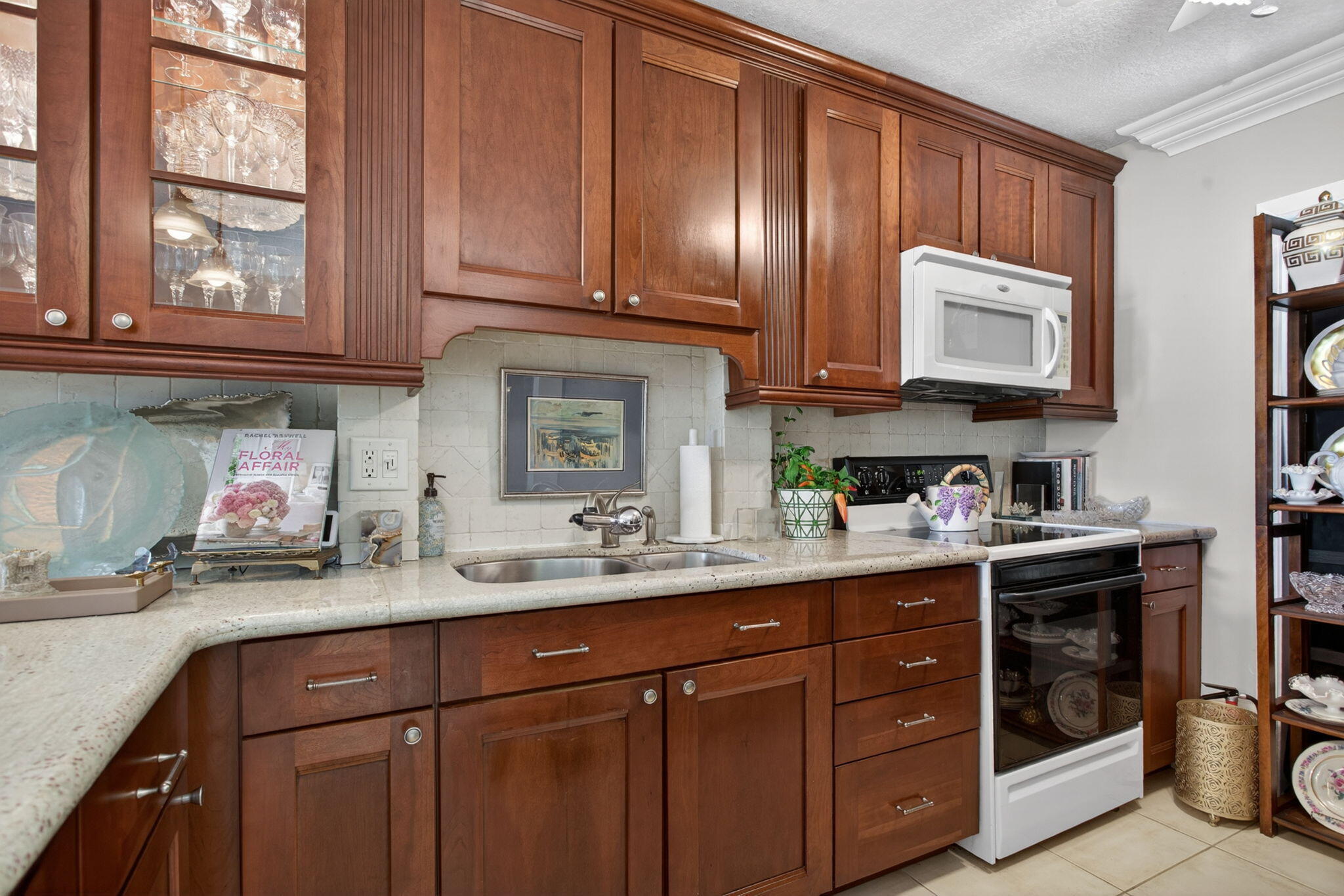 POMPANO LODGE CO-OP - Residential