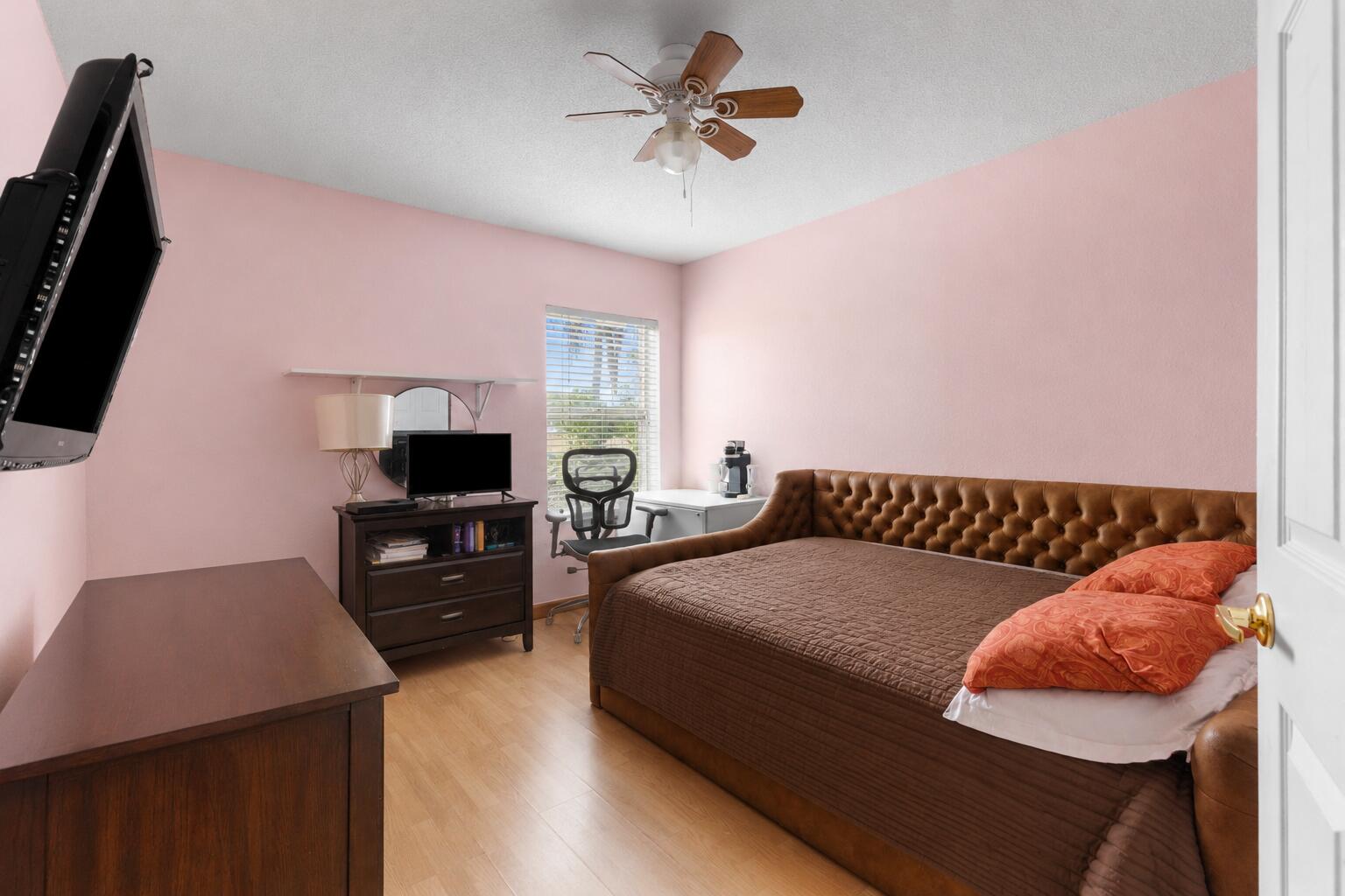 CHAPEL LAKE ESTATES - Residential