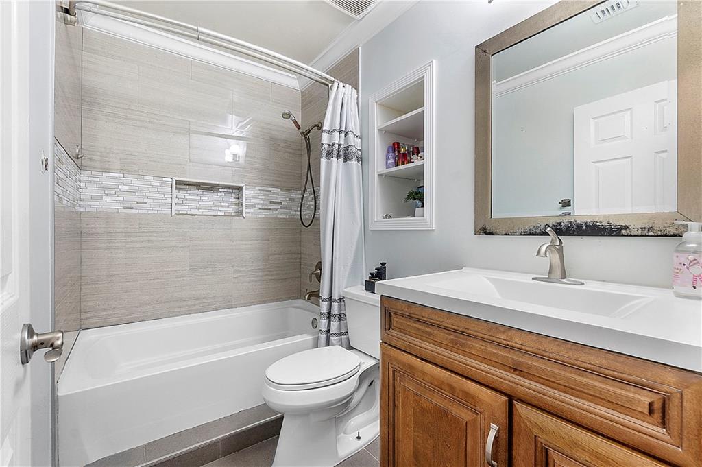 Pine Ridge 112-37 B - Residential