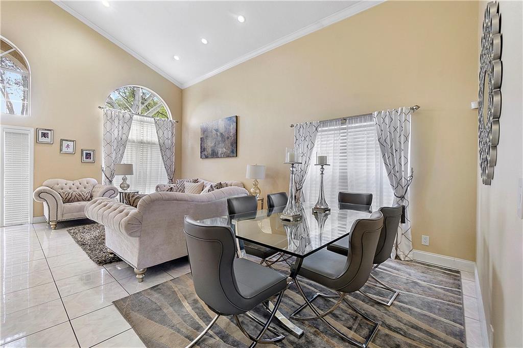 Pine Ridge 112-37 B - Residential