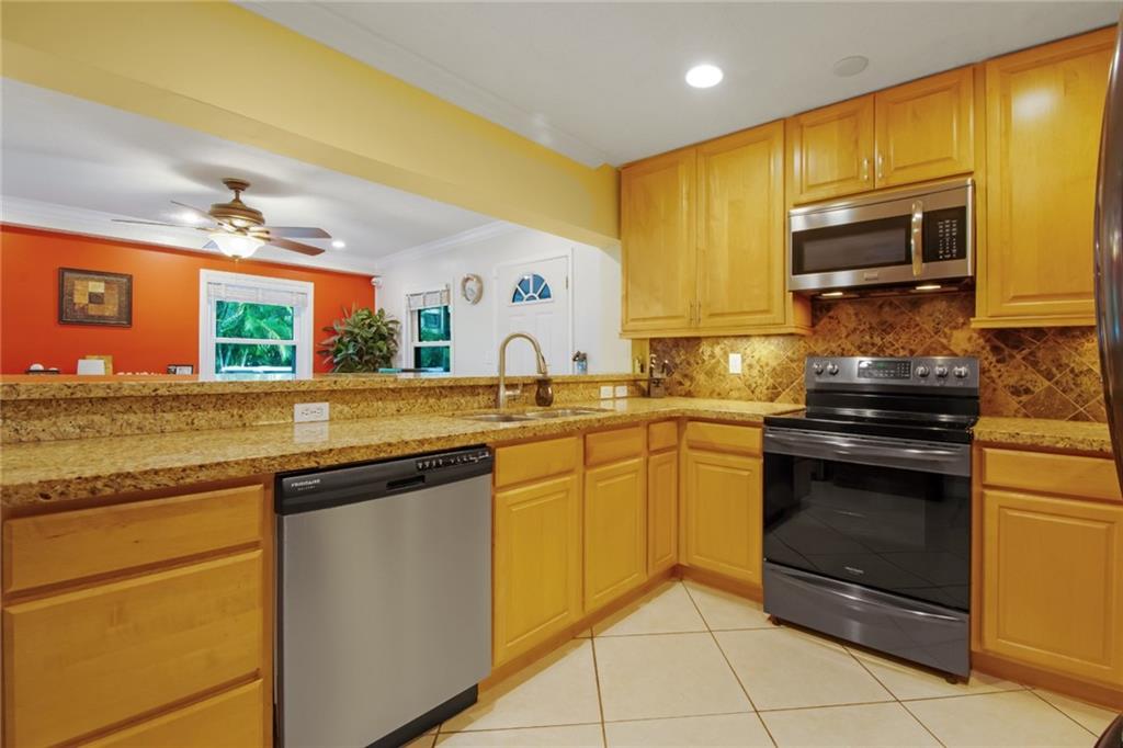 Coral Manor Third Add 53- - Residential