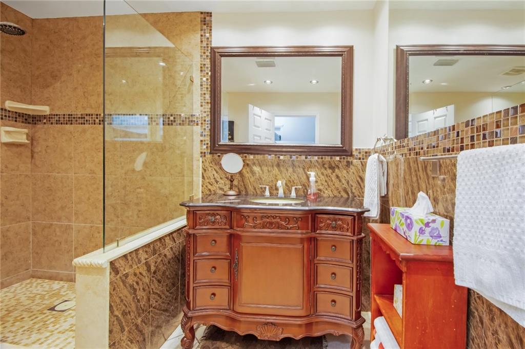 Coral Manor Third Add 53- - Residential