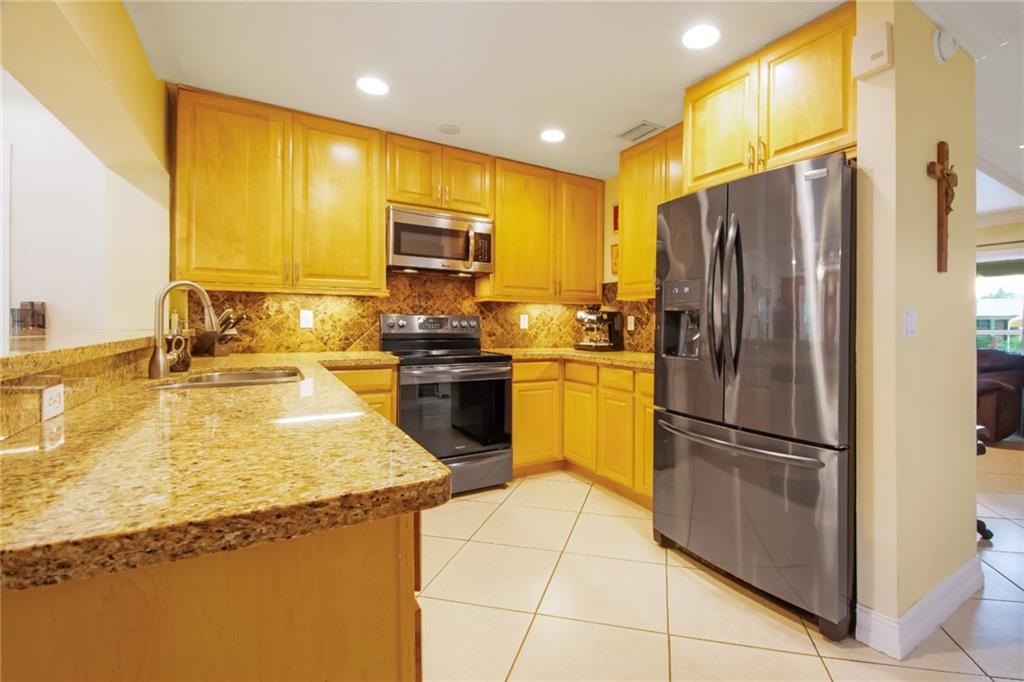 Coral Manor Third Add 53- - Residential