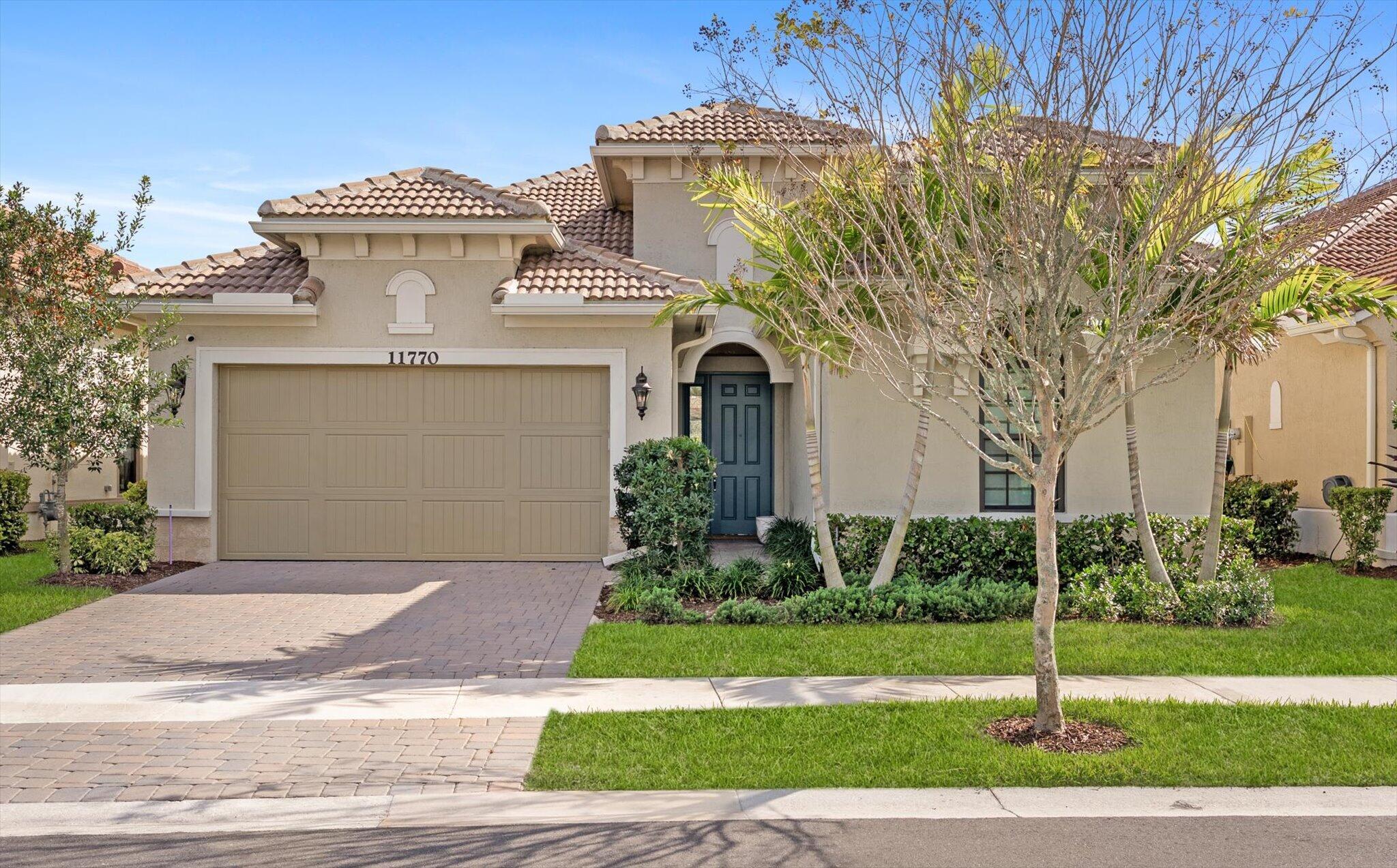PARKLAND ROYALE - Residential