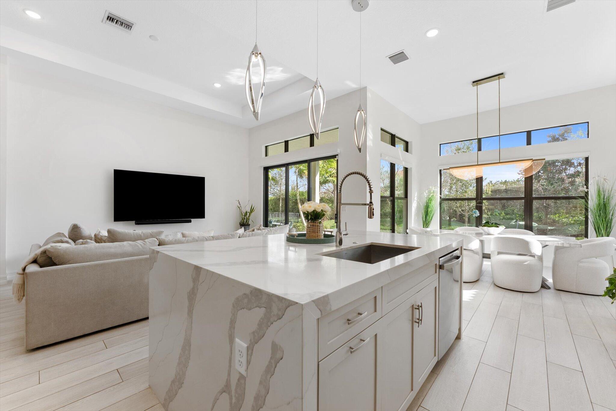 PARKLAND ROYALE - Residential