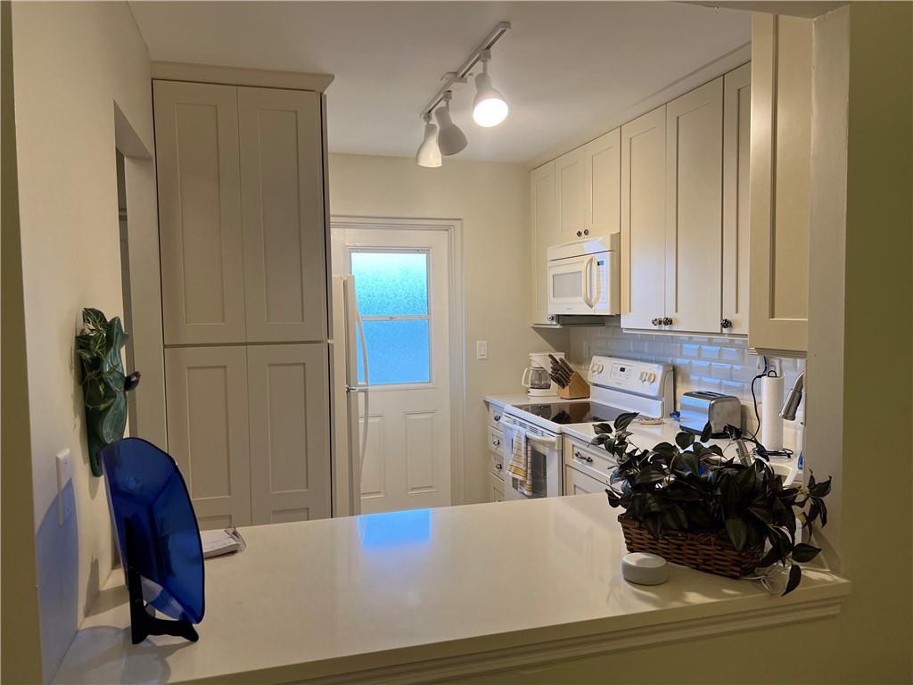 Hillsboro Cove - Residential
