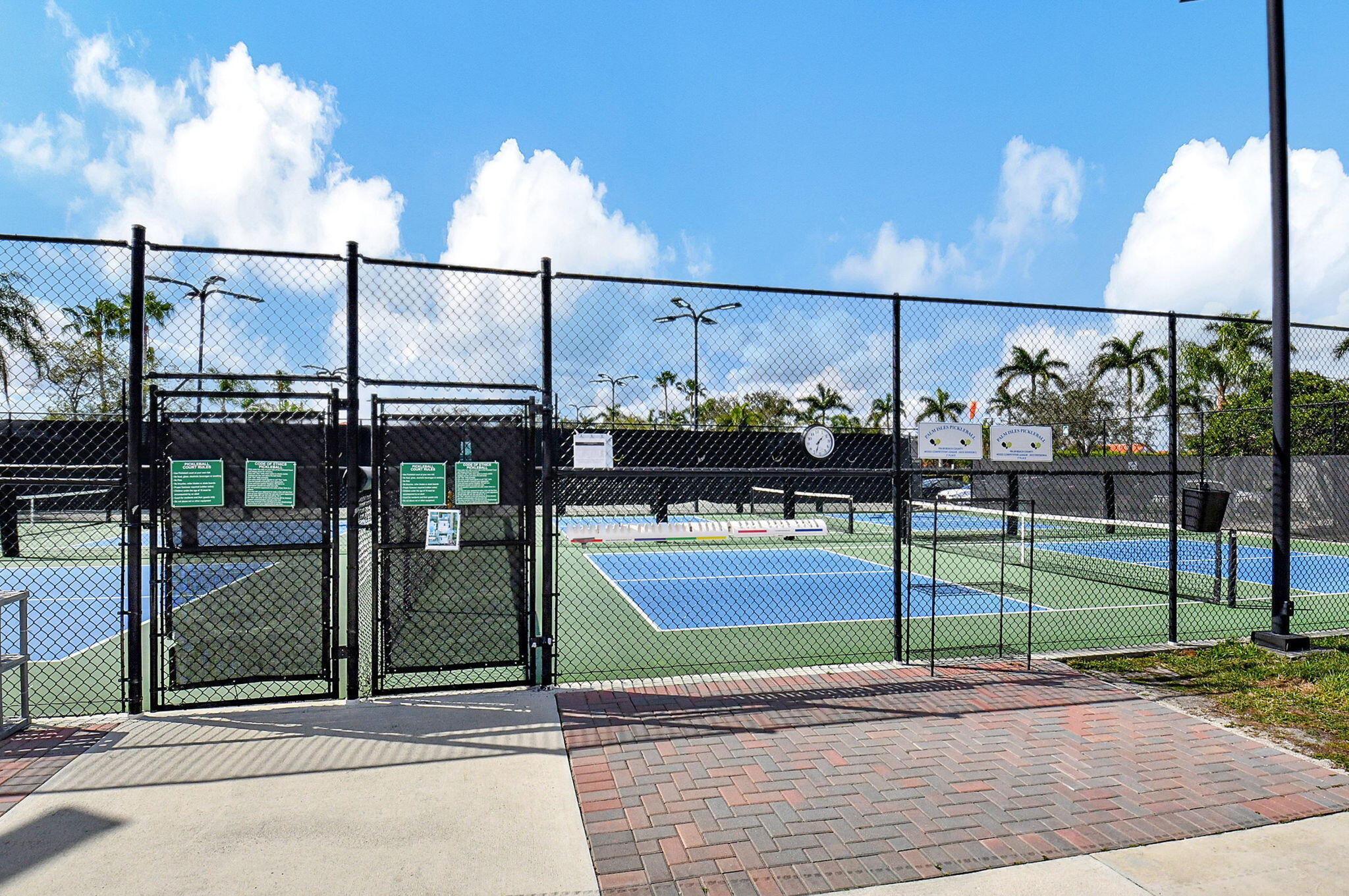 PALM ISLES - Residential