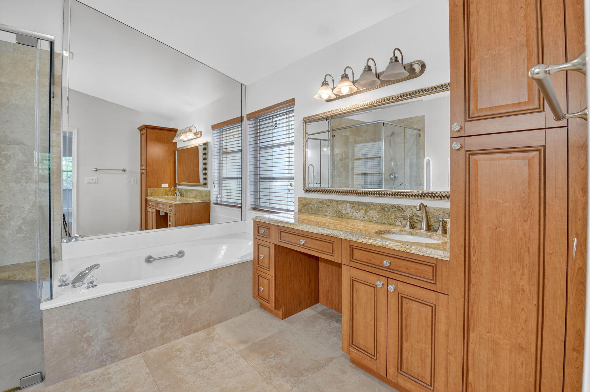 PALM ISLES - Residential