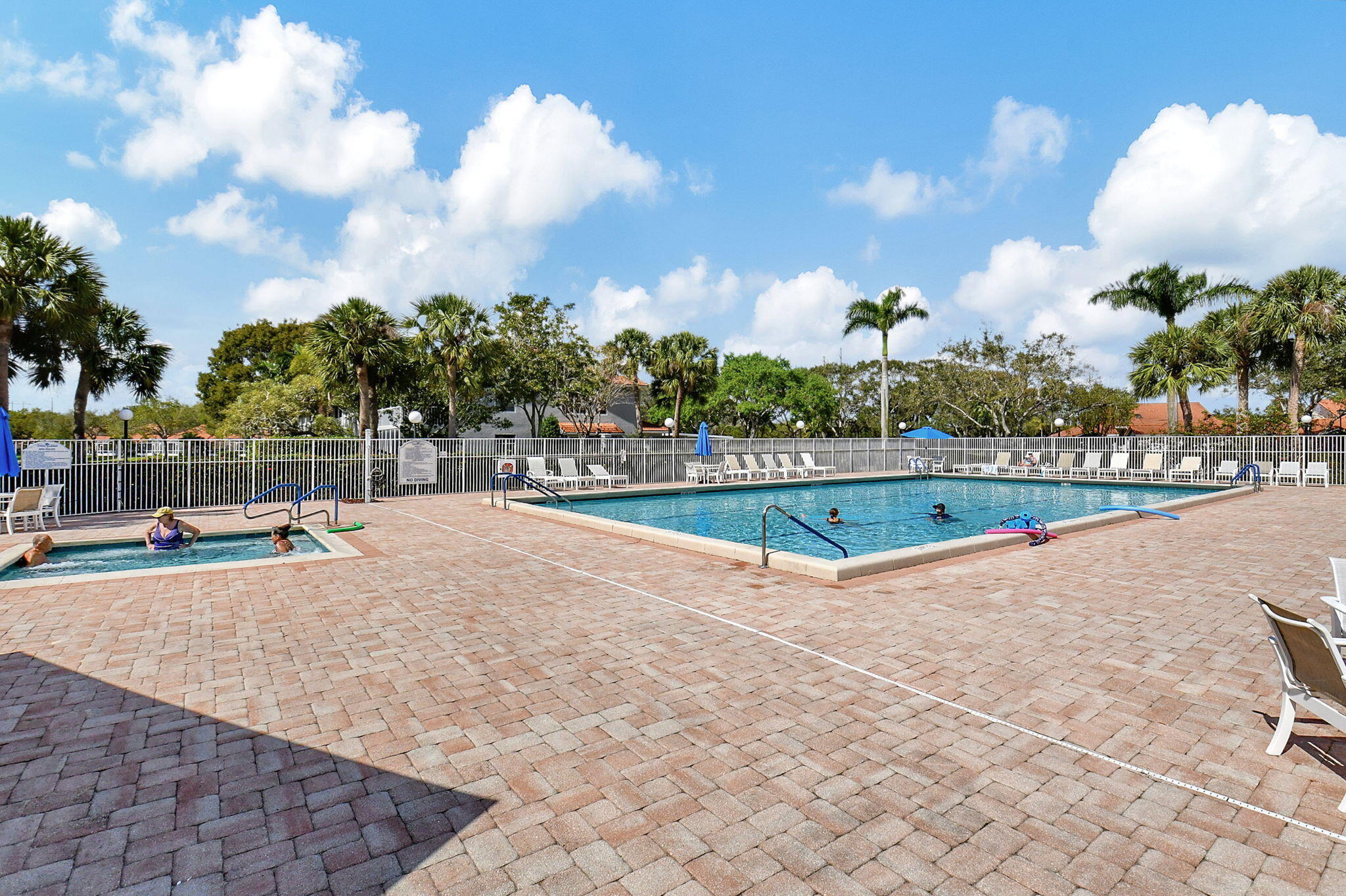 PALM ISLES - Residential