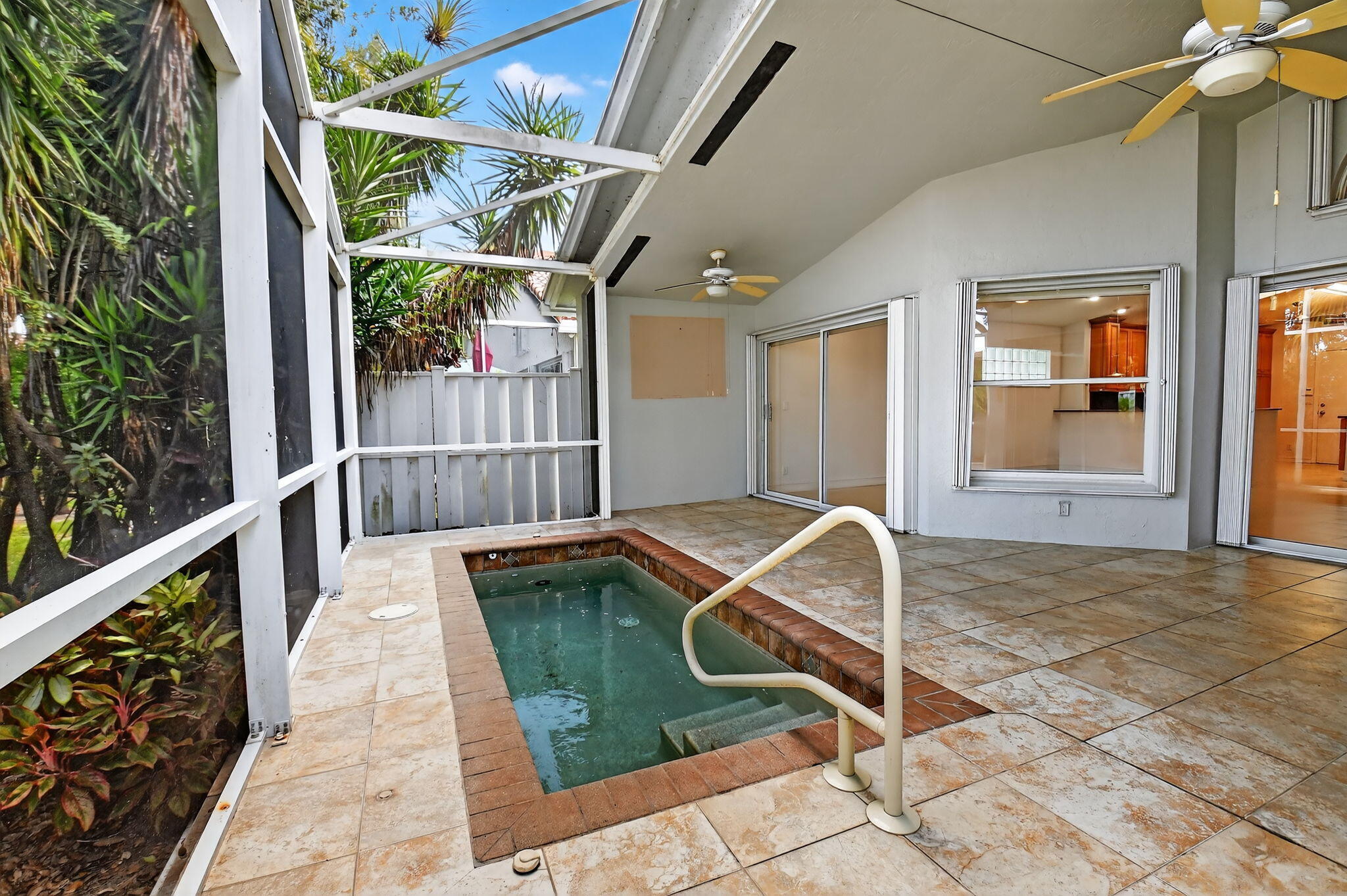PALM ISLES - Residential