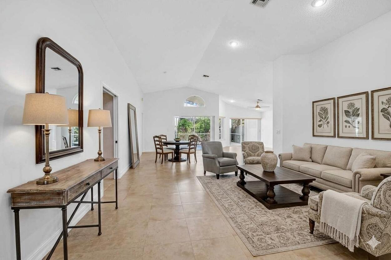 PALM ISLES - Residential