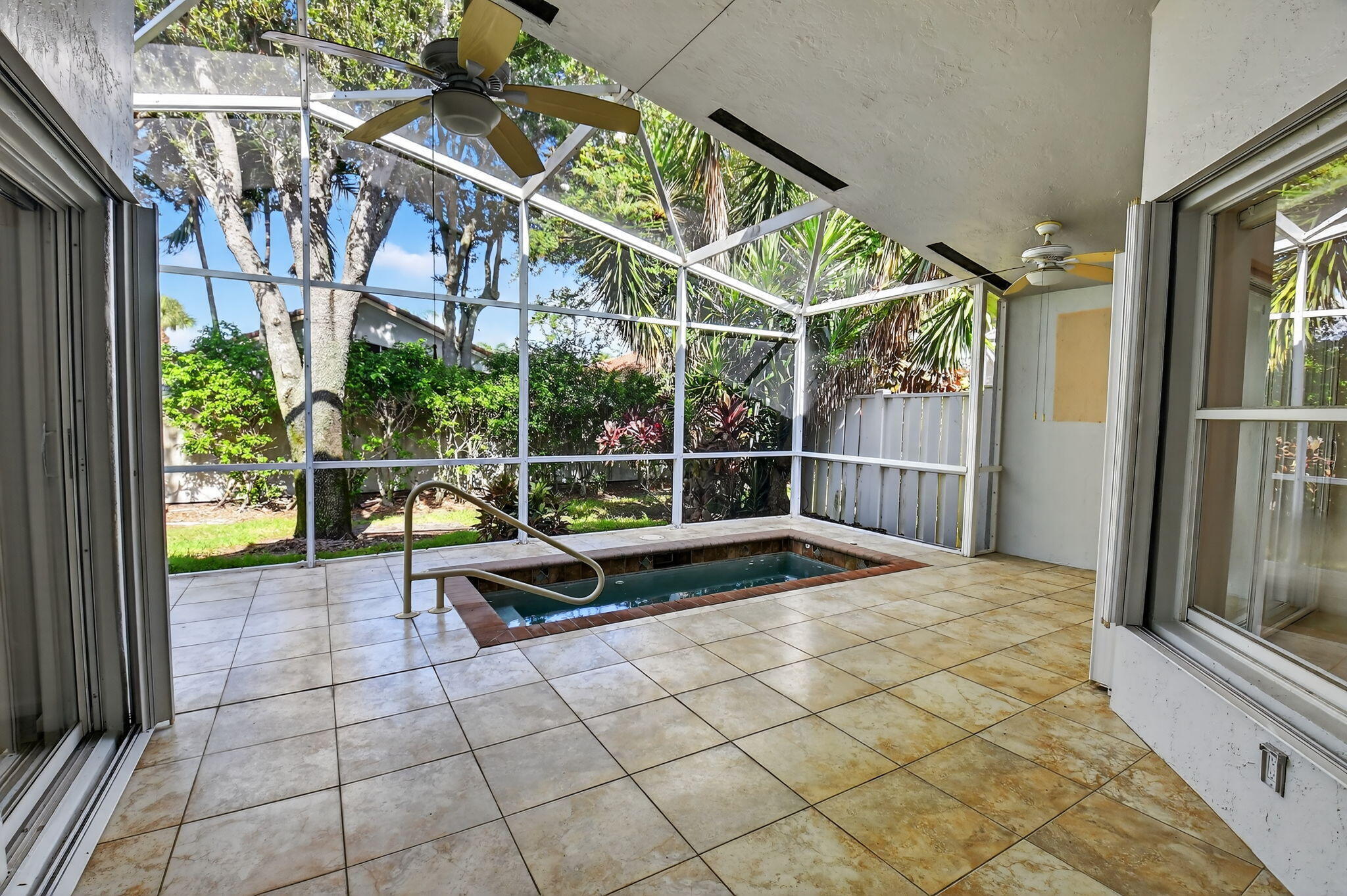 PALM ISLES - Residential