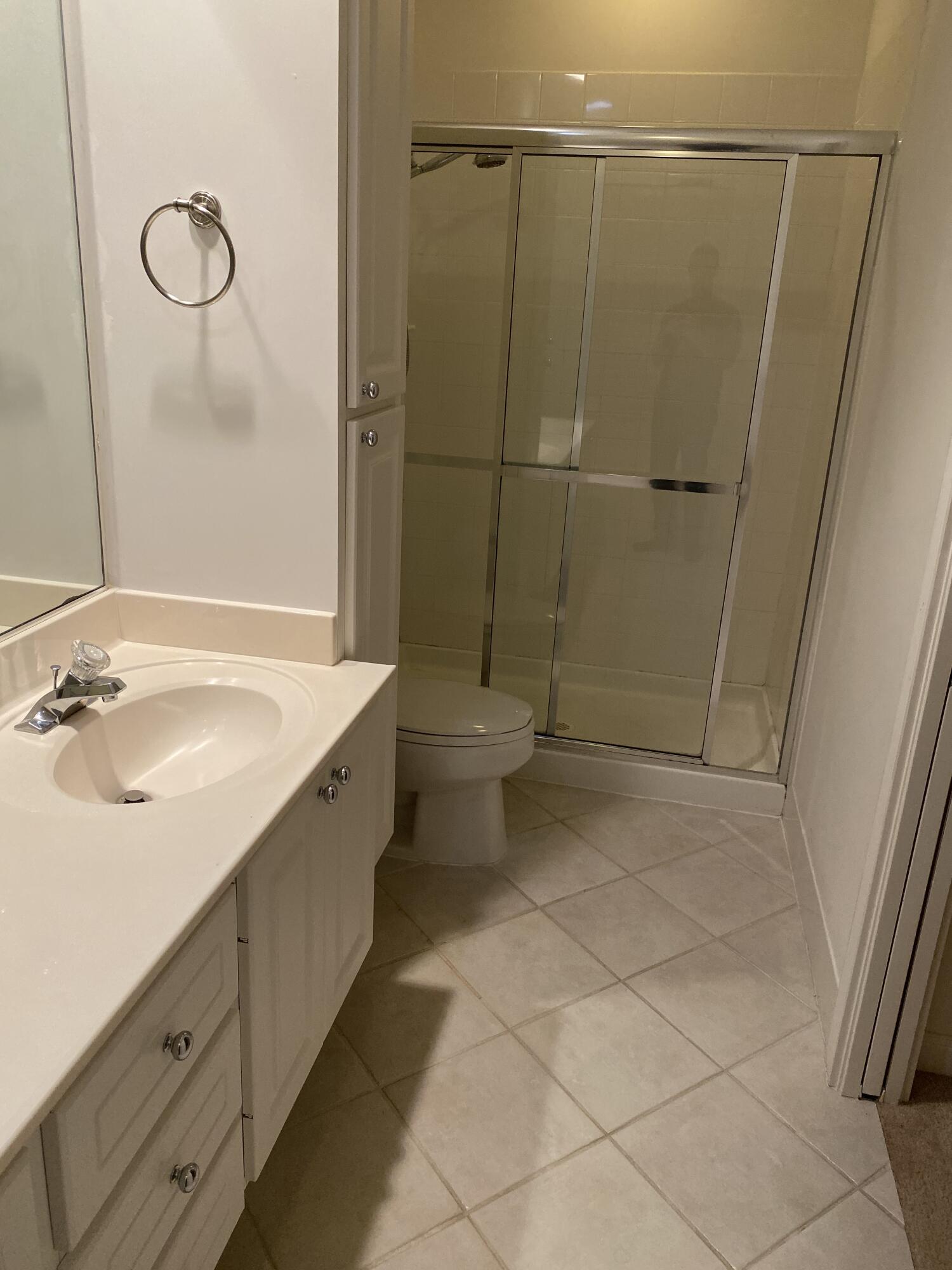 RIVERWALK 6 - Residential Lease