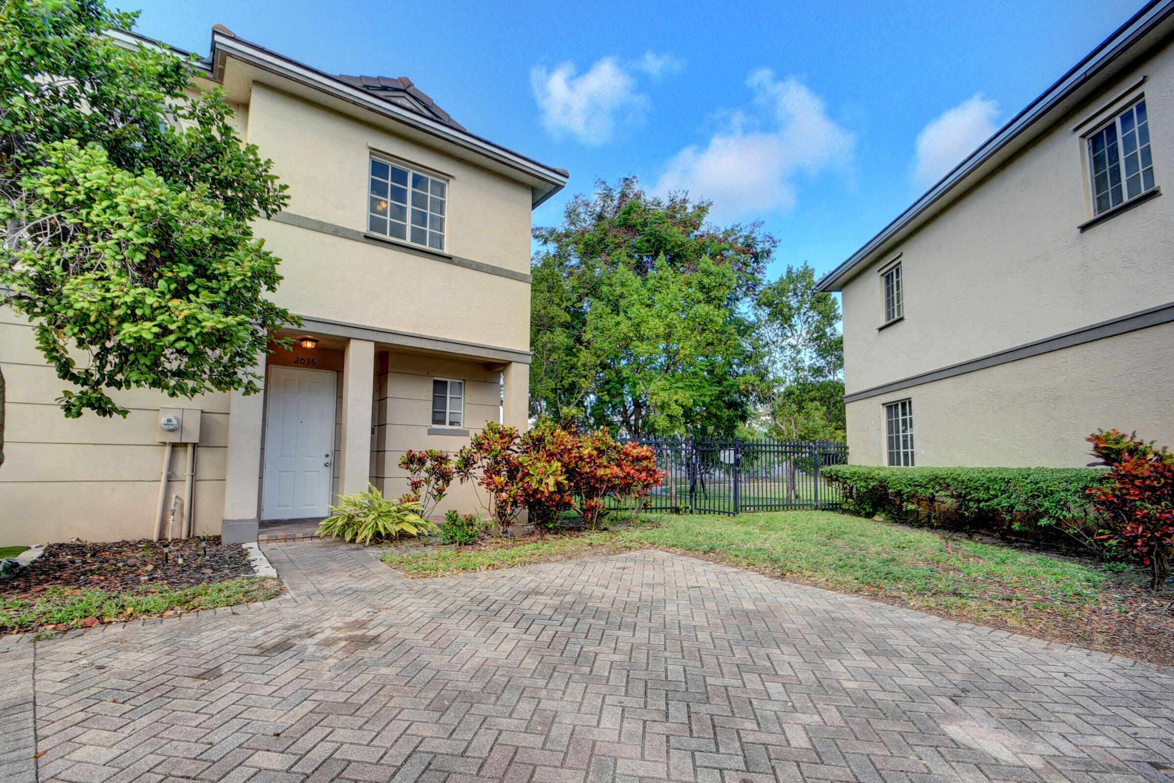 MARSH HARBOUR - Residential