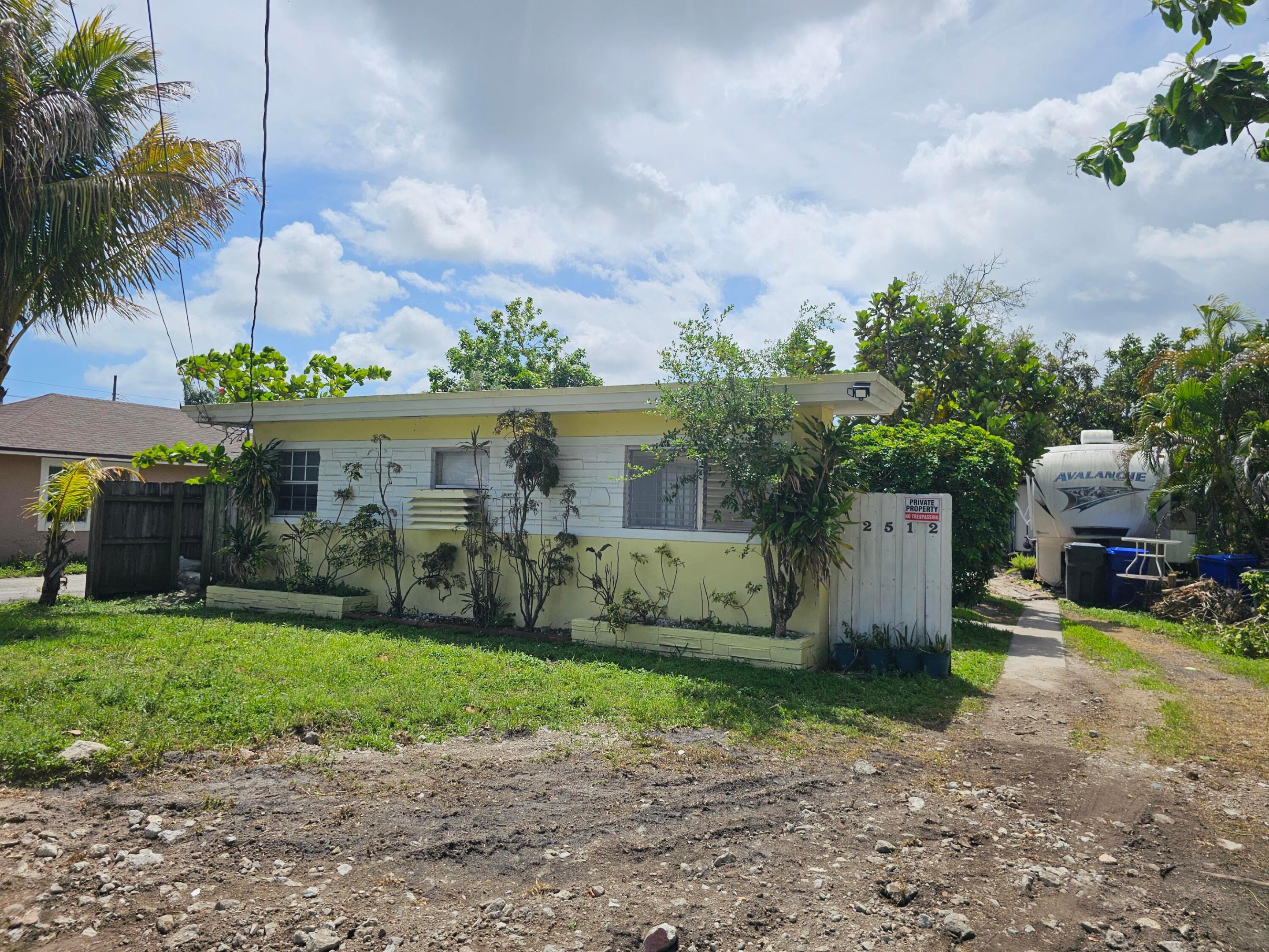 HOLLYWOOD TERRACE AMEN PLAT - Residential Income