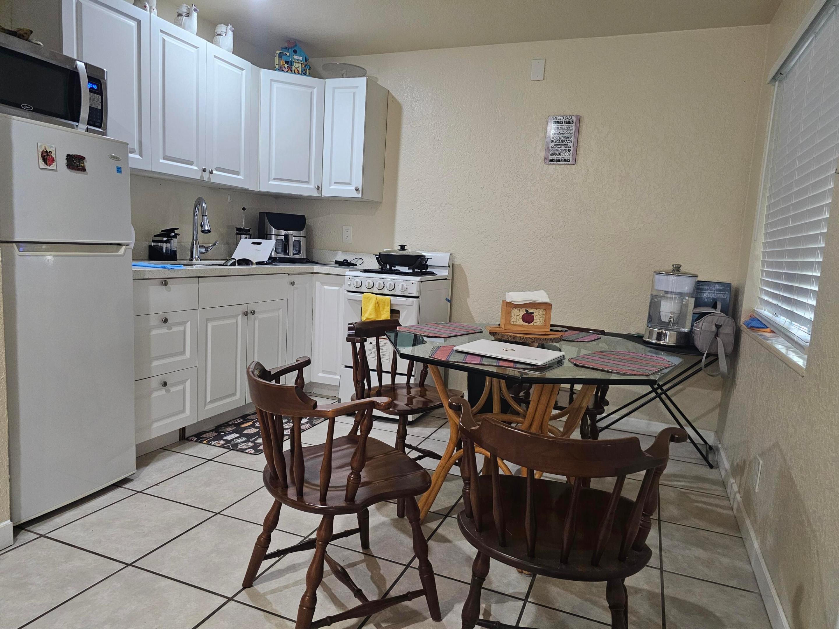 HOLLYWOOD TERRACE AMEN PLAT - Residential Income