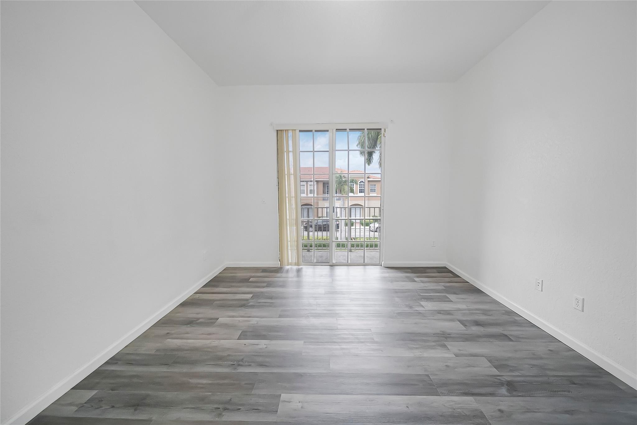 HAMPTON HILLS CONDO - Residential