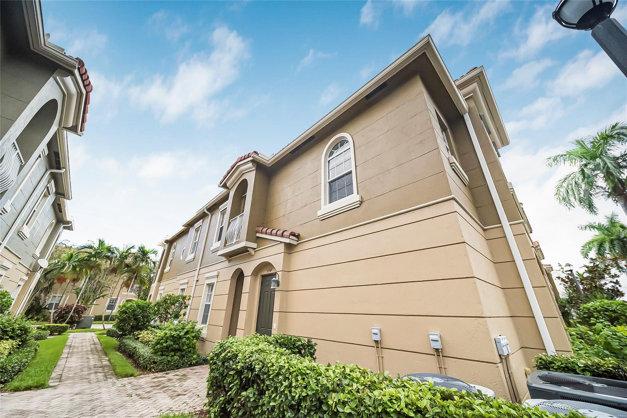 HAMPTON HILLS CONDO - Residential