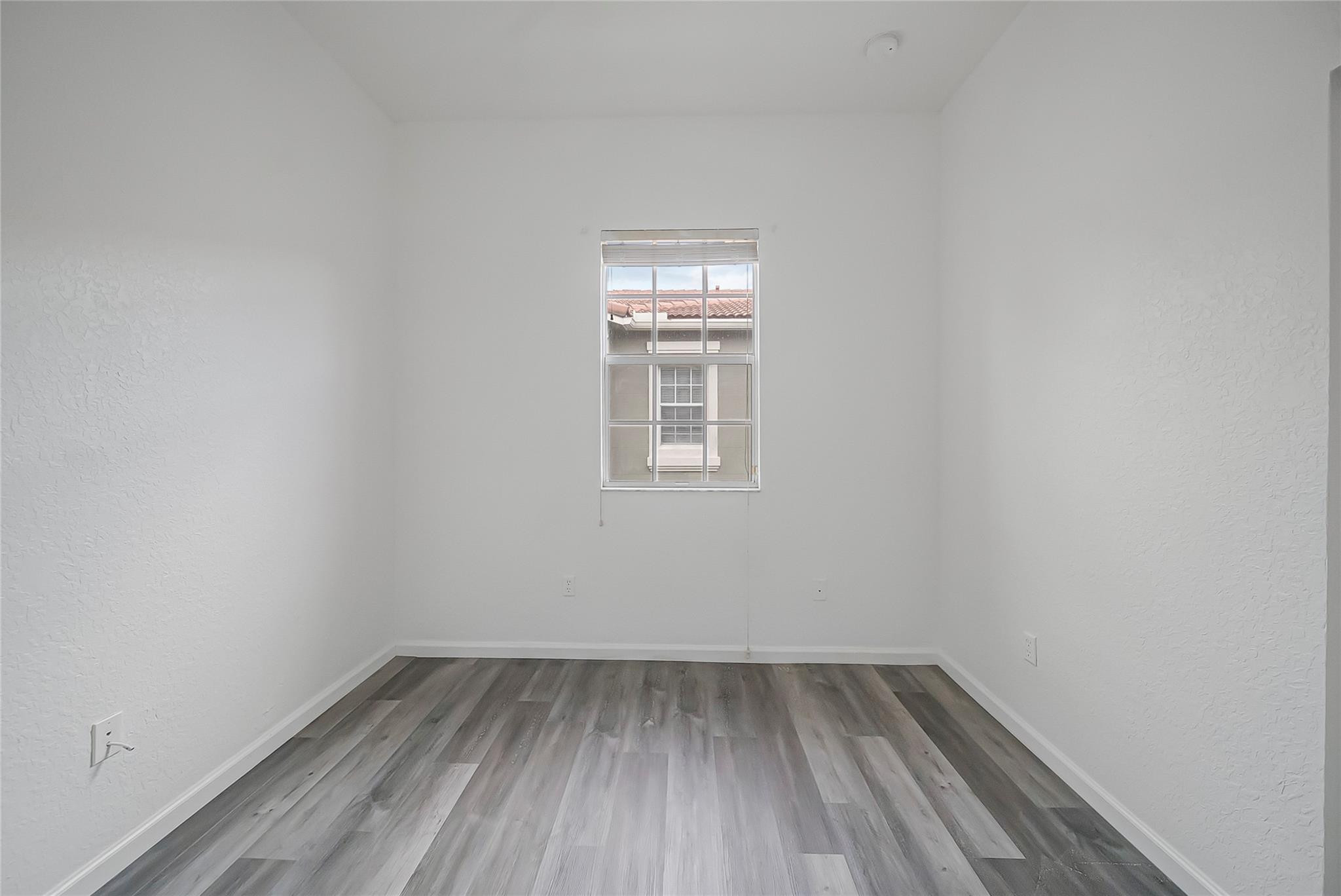 HAMPTON HILLS CONDO - Residential