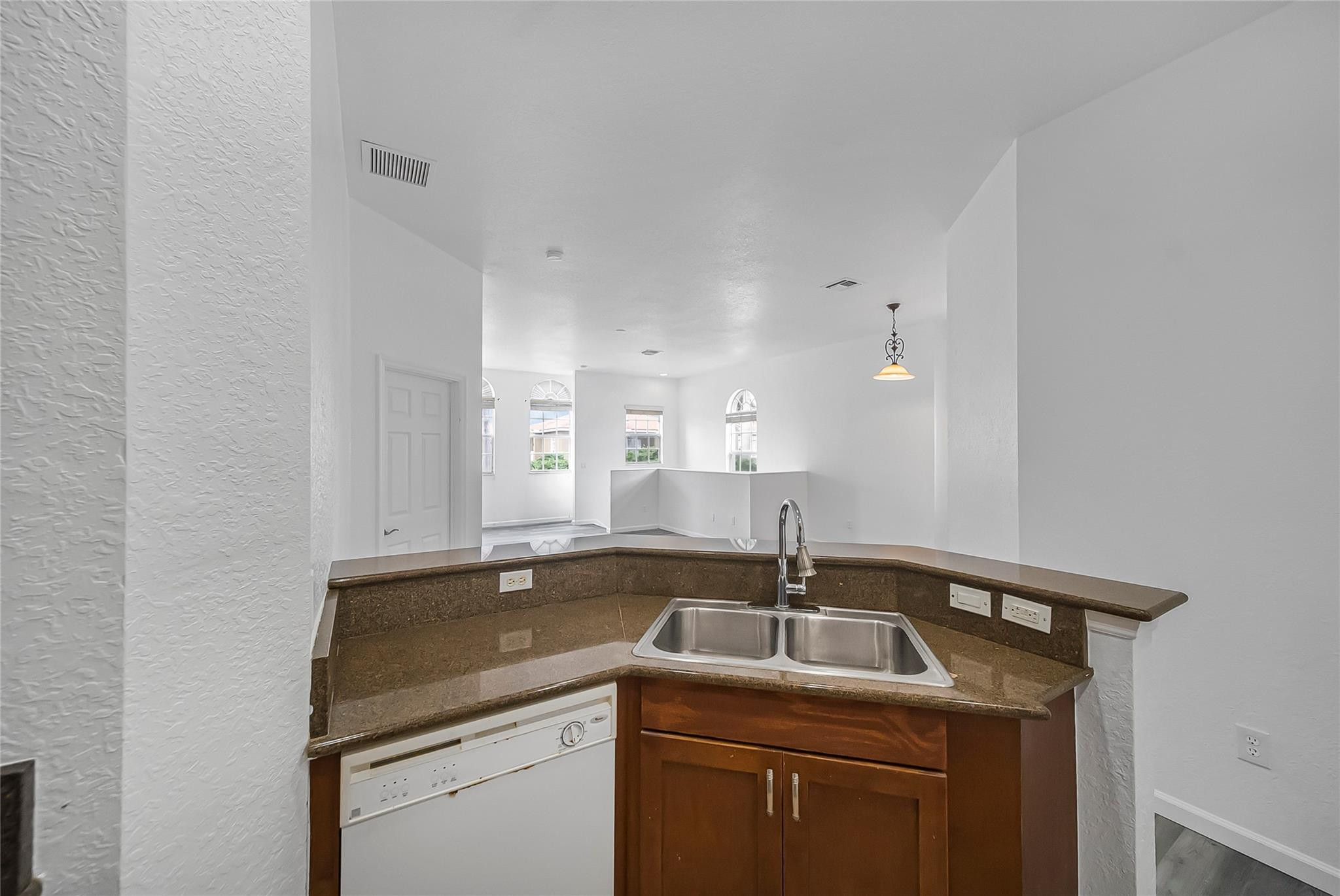 HAMPTON HILLS CONDO - Residential
