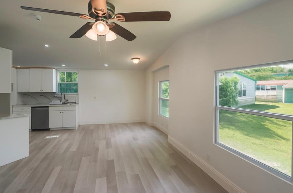 GATEWAY ESTATES PK CONDO DESC - Residential