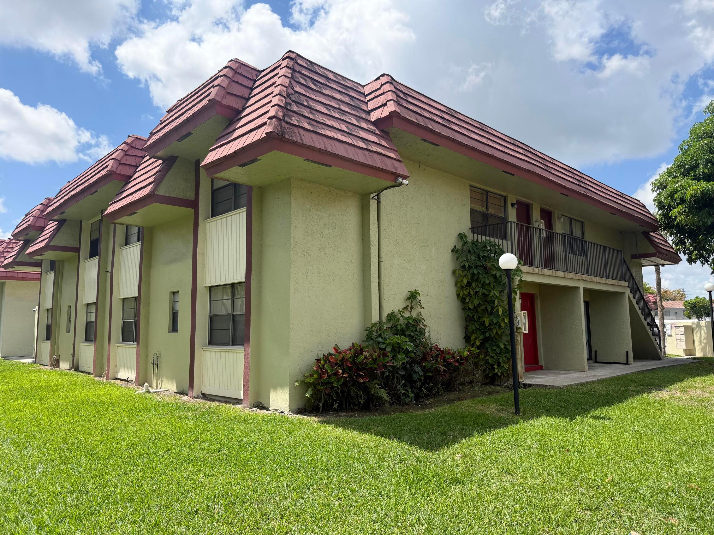 Welcome home to this spacious first floor 2 bedroom, 2 bathroom unit in the highly desirable Springs Park Community. Whether you're looking for a primary residence or an investment opportunity, this community accommodates both.  This unit features an updated kitchen, porcelain tile flooring throughout the main living areas, and the convenience of an in unit washer and dryer. Centrally located and within walking distance to many shops and restaurants.  Schedule your showing today!