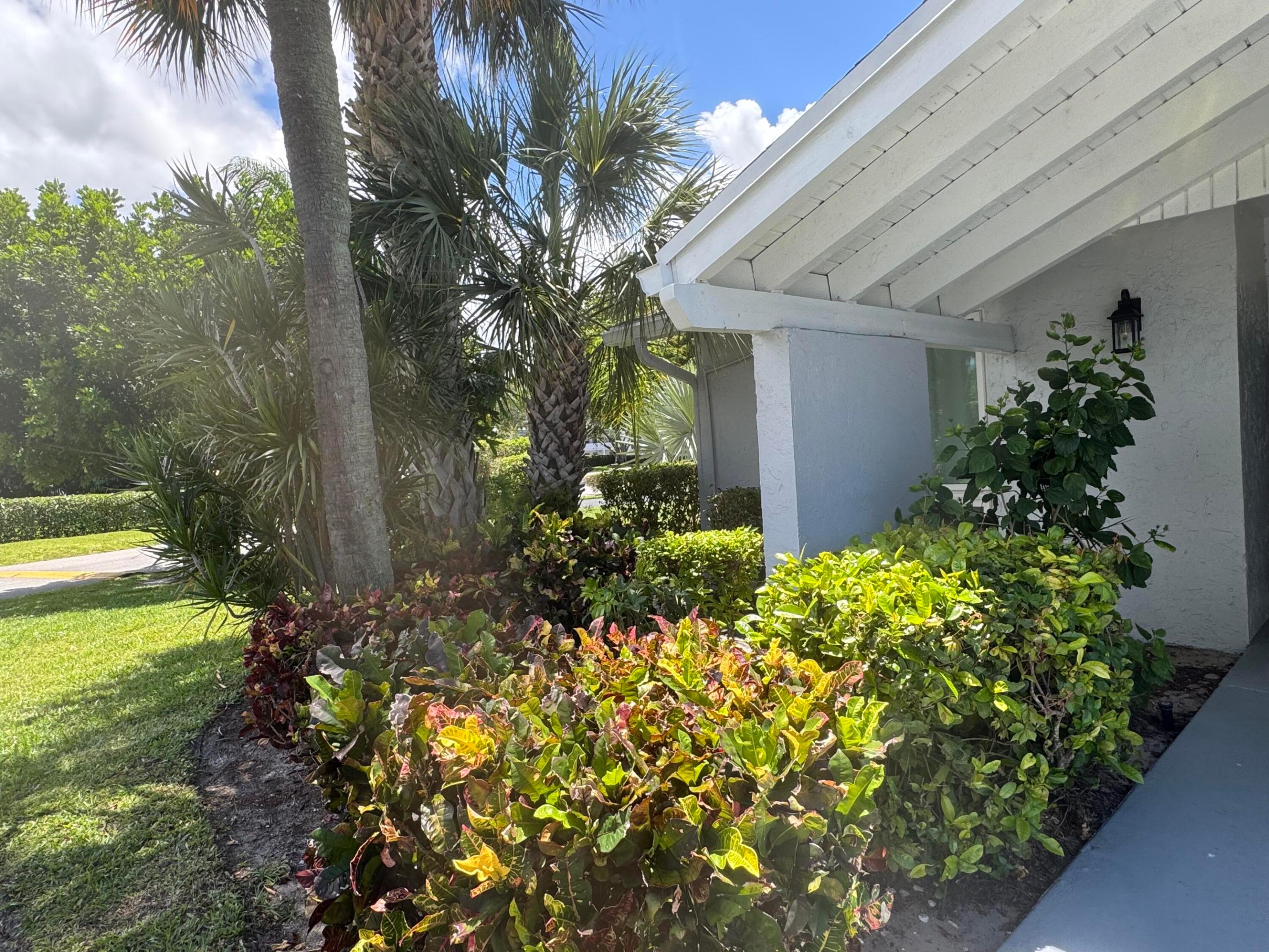 LAGO DEL REY NORTH CONDO - Residential