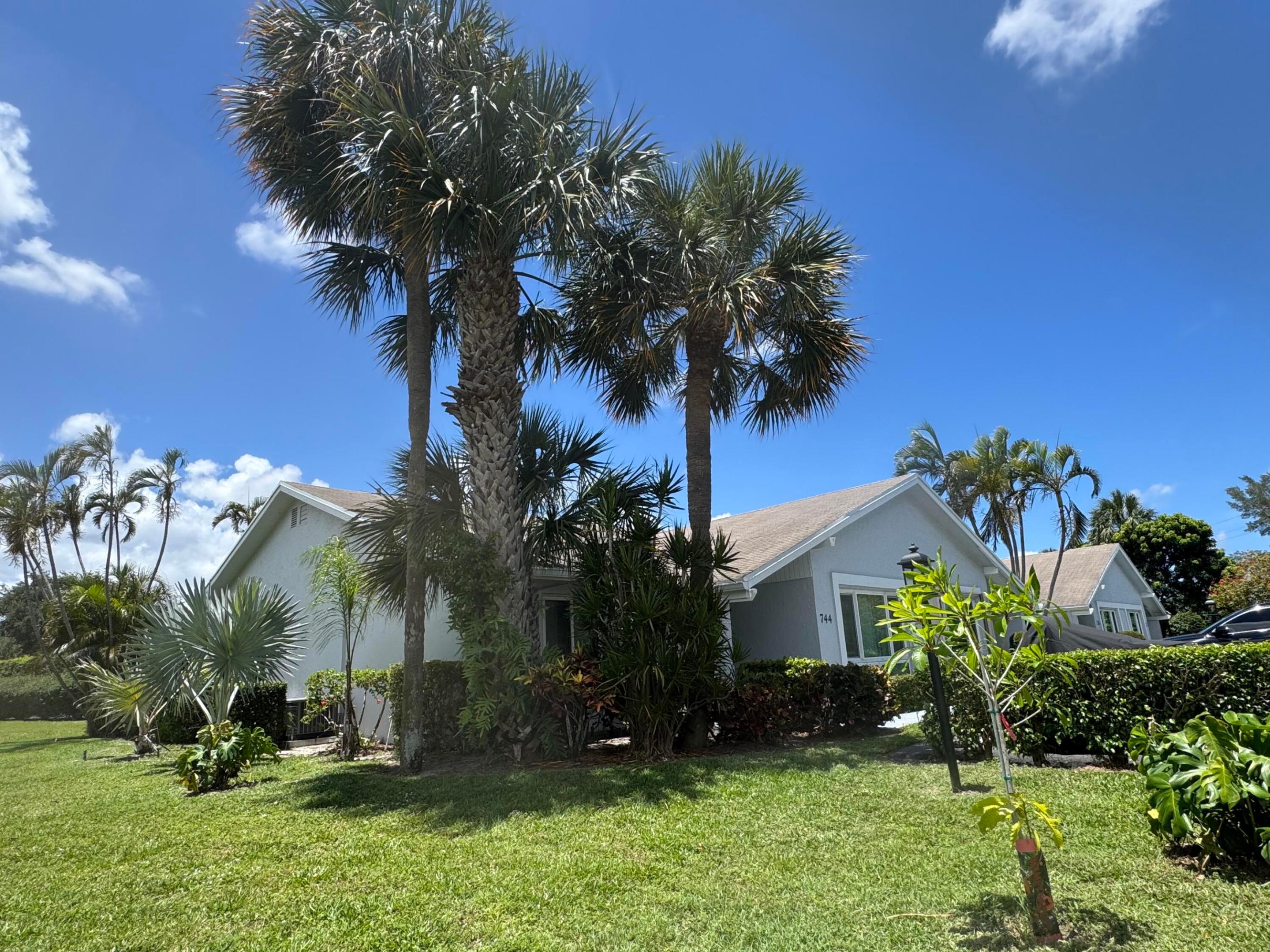 LAGO DEL REY NORTH CONDO - Residential