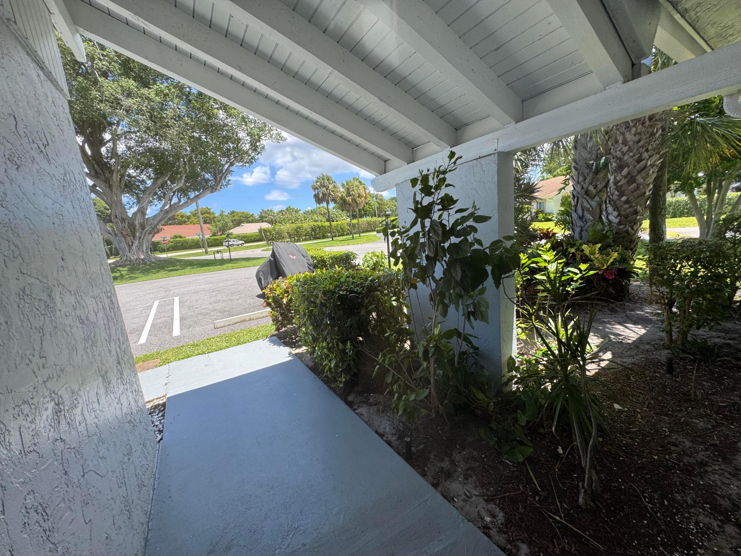 LAGO DEL REY NORTH CONDO - Residential