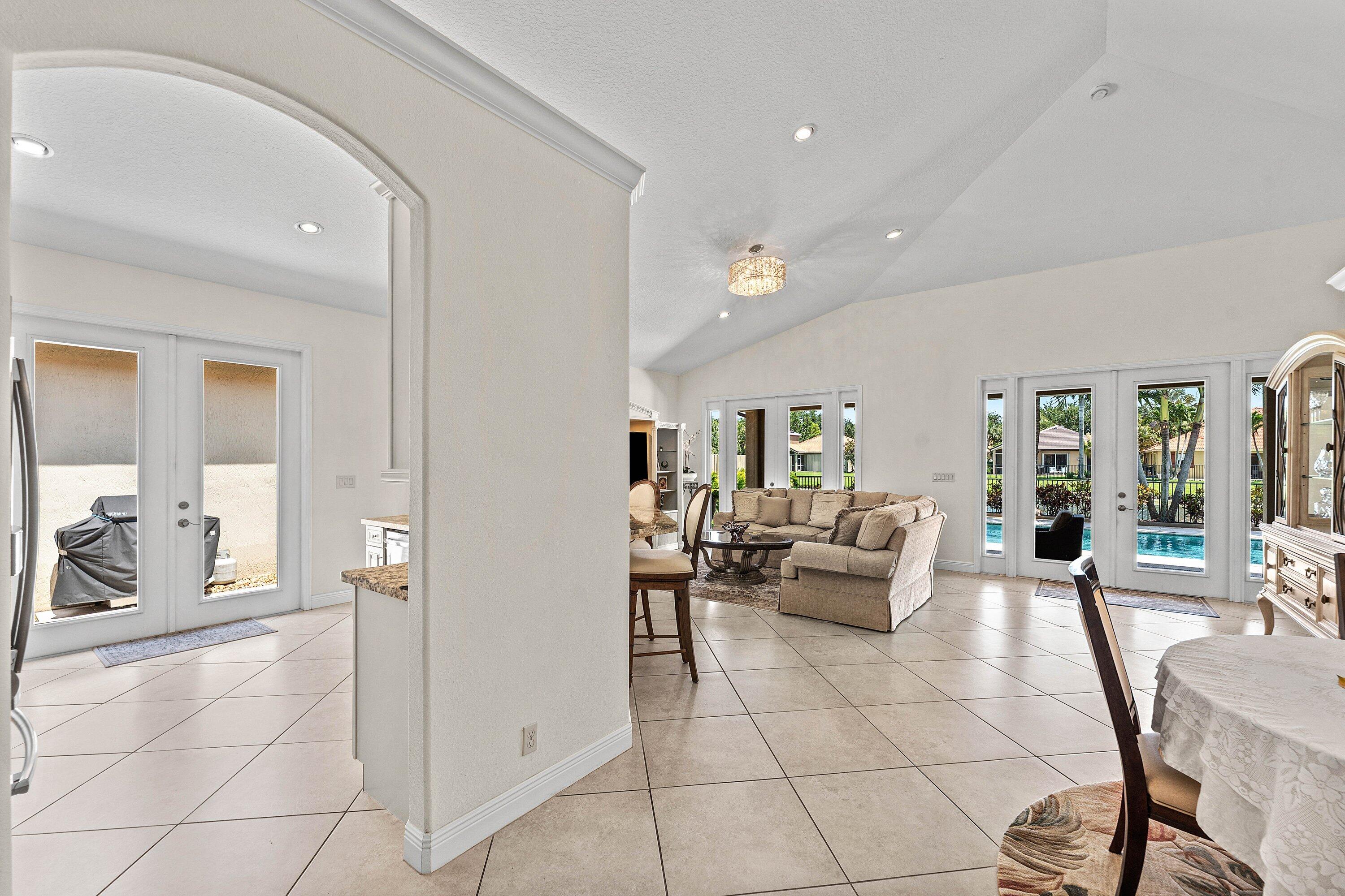 GATEWAY GARDENS - Residential