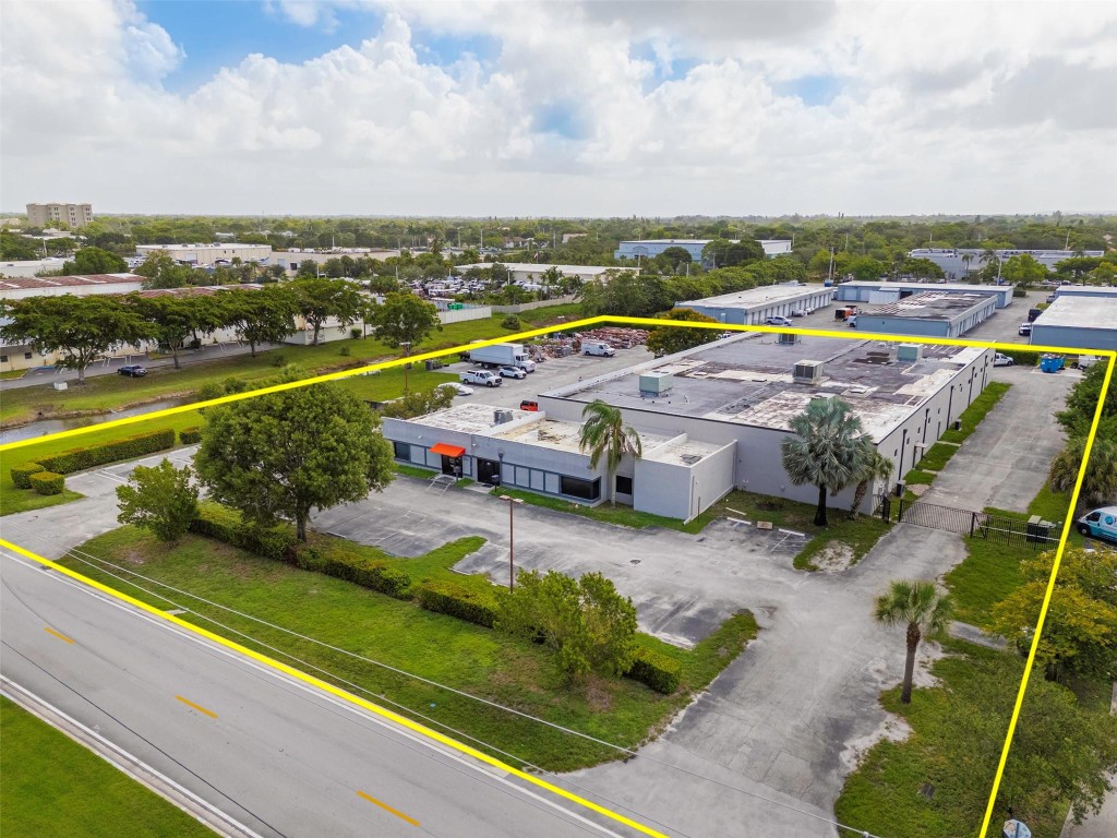 Now Available—2,000–10,000 Sq. Ft. Office/Warehouse Space, In The Heart Of Coral Springs Corporate Park. The Perfect Balance Of Industrial Capability And Professional Comfort. Building Features Soaring 14-Ft Ceilings, Multiple 12' × 12' Grade-Level Roll-Up Doors, And Parking For Over 50 Vehicles. Inside, The Fully Air-Conditioned Layout Offers A Flexible Open-Plan Warehouse, Private Offices, Conference Rooms, A Full Kitchen, And Restrooms. Also Available 3-Phase, 240V Power. Terms Are Negotiable. Located Minutes To Sawgrass Express Way and Turnpike.