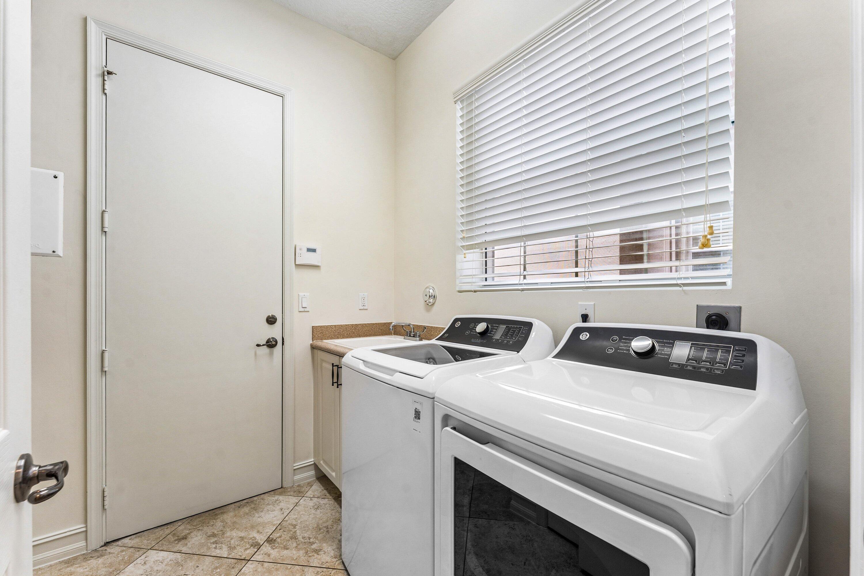 VALENCIA POINTE 2 - Residential