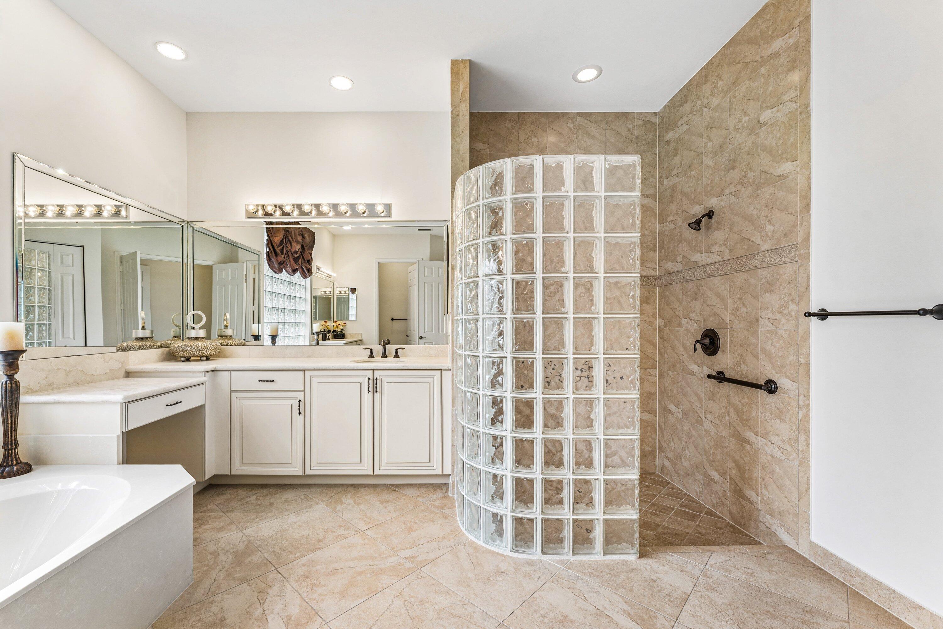 VALENCIA POINTE 2 - Residential