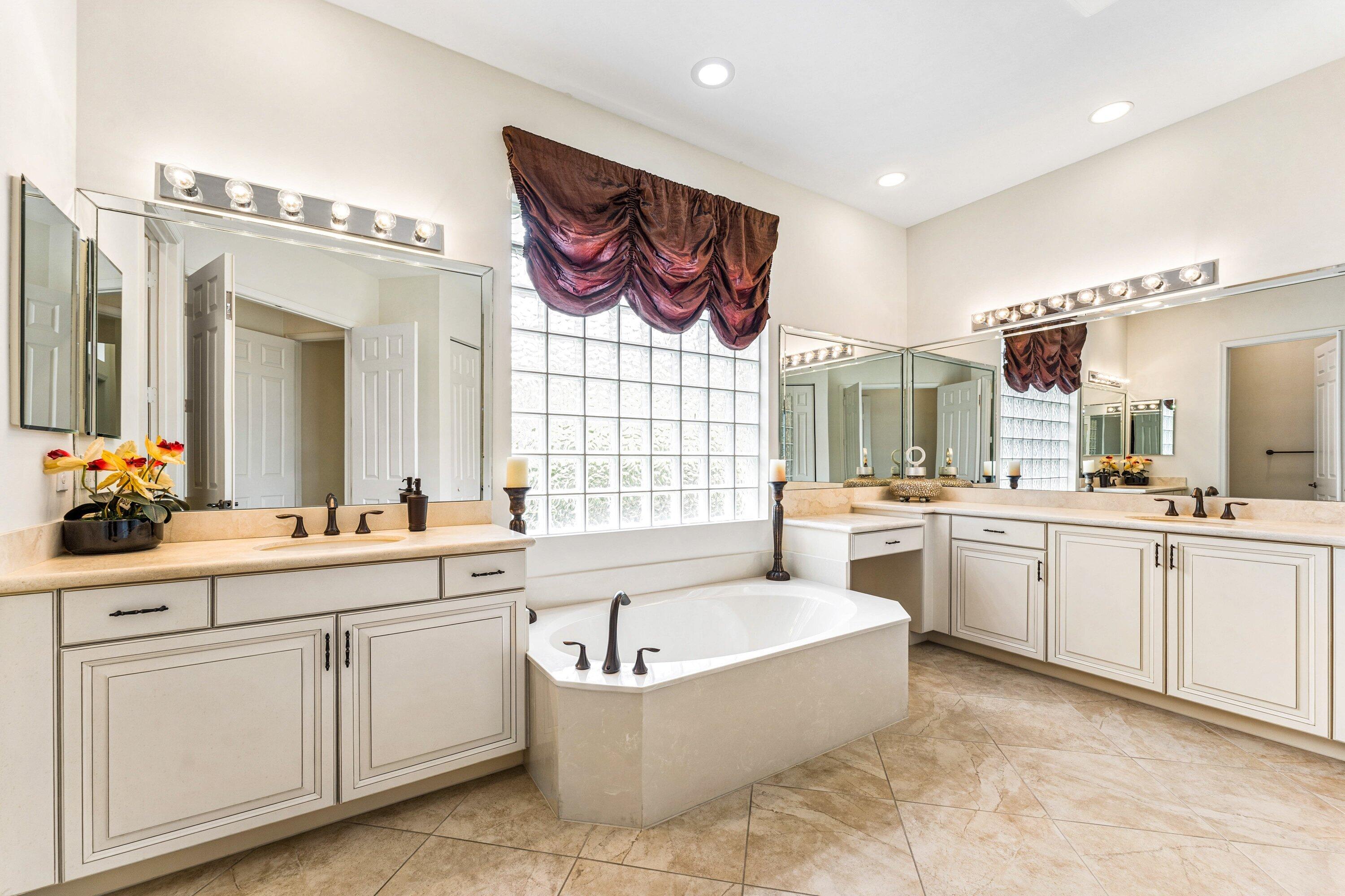 VALENCIA POINTE 2 - Residential