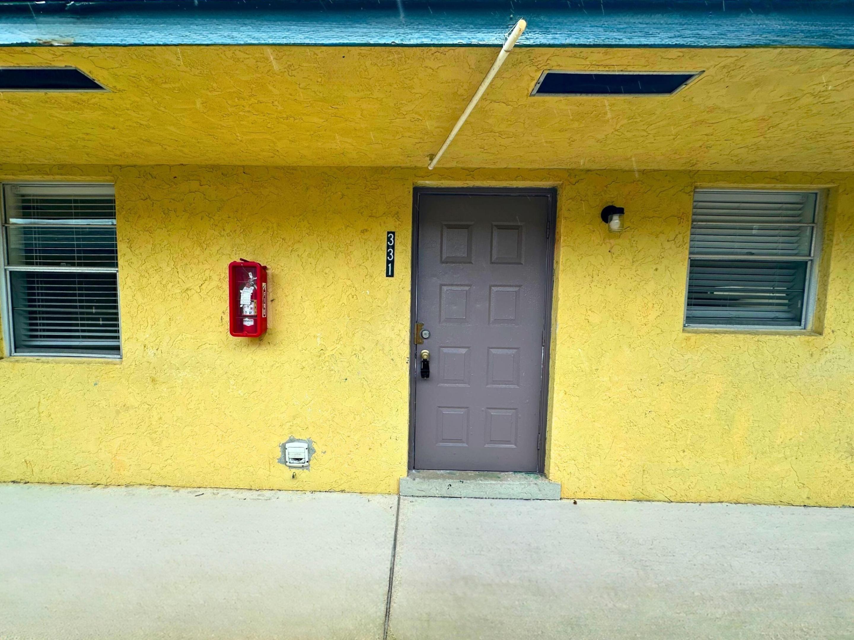 LANTANA PLAZA - Residential Lease
