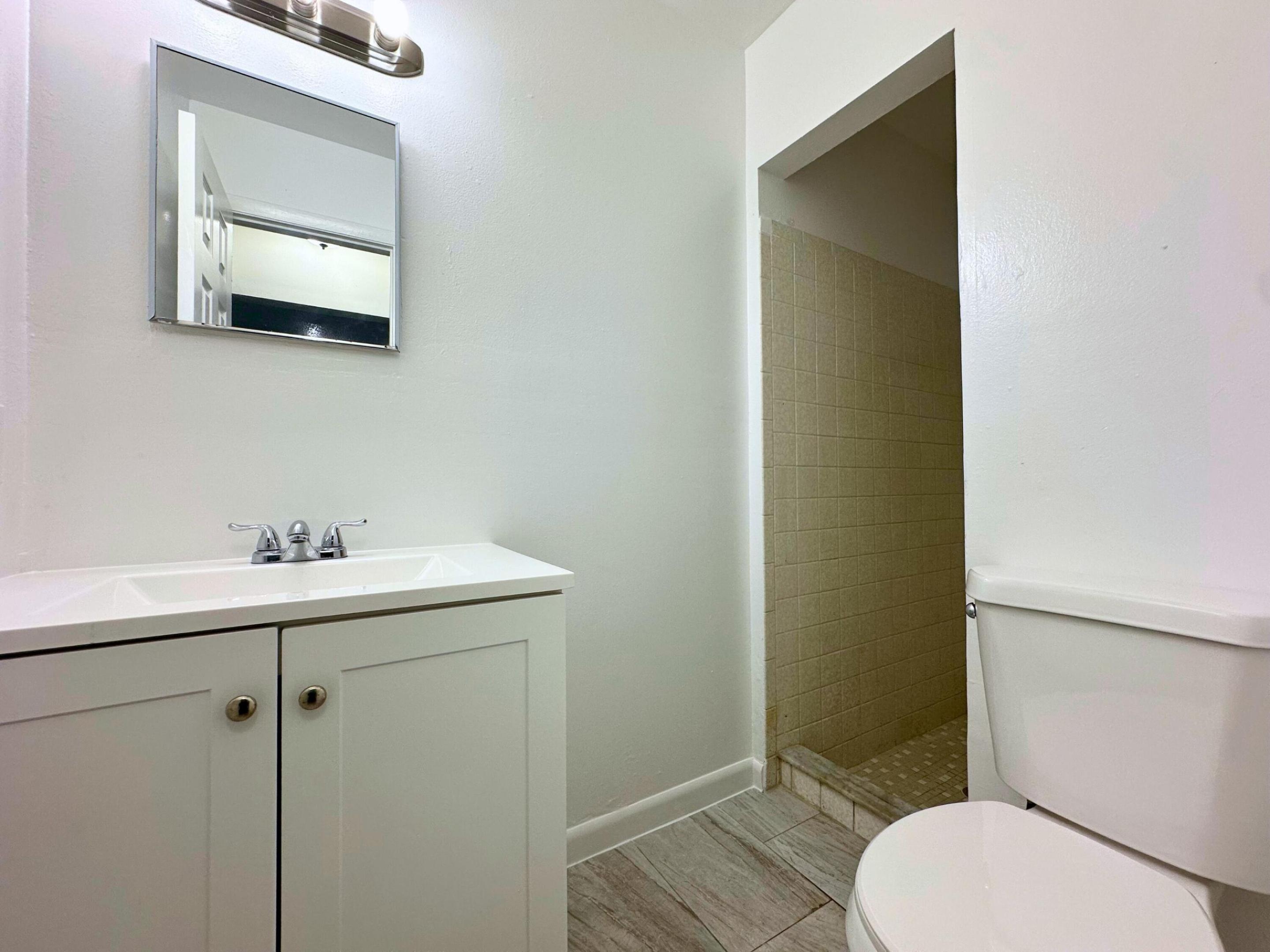 LANTANA PLAZA - Residential Lease