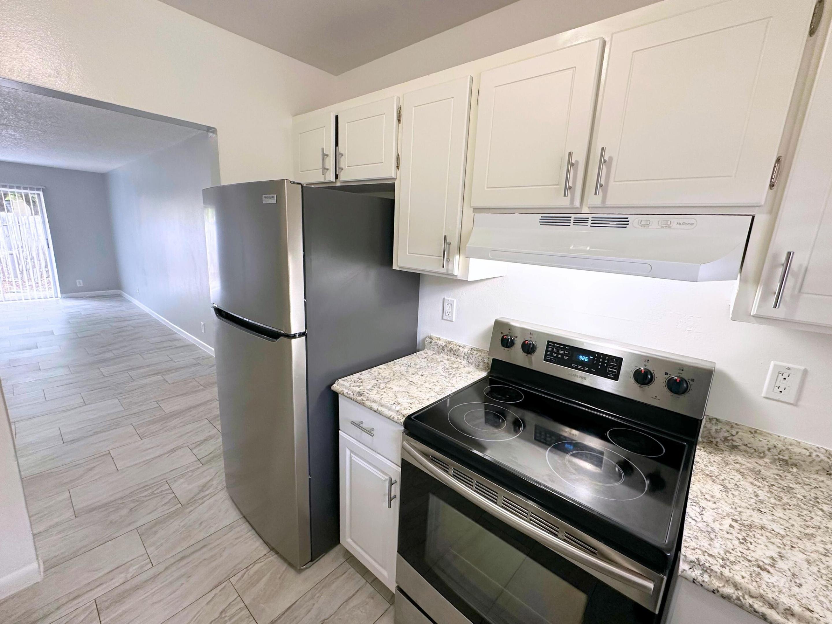 LANTANA PLAZA - Residential Lease