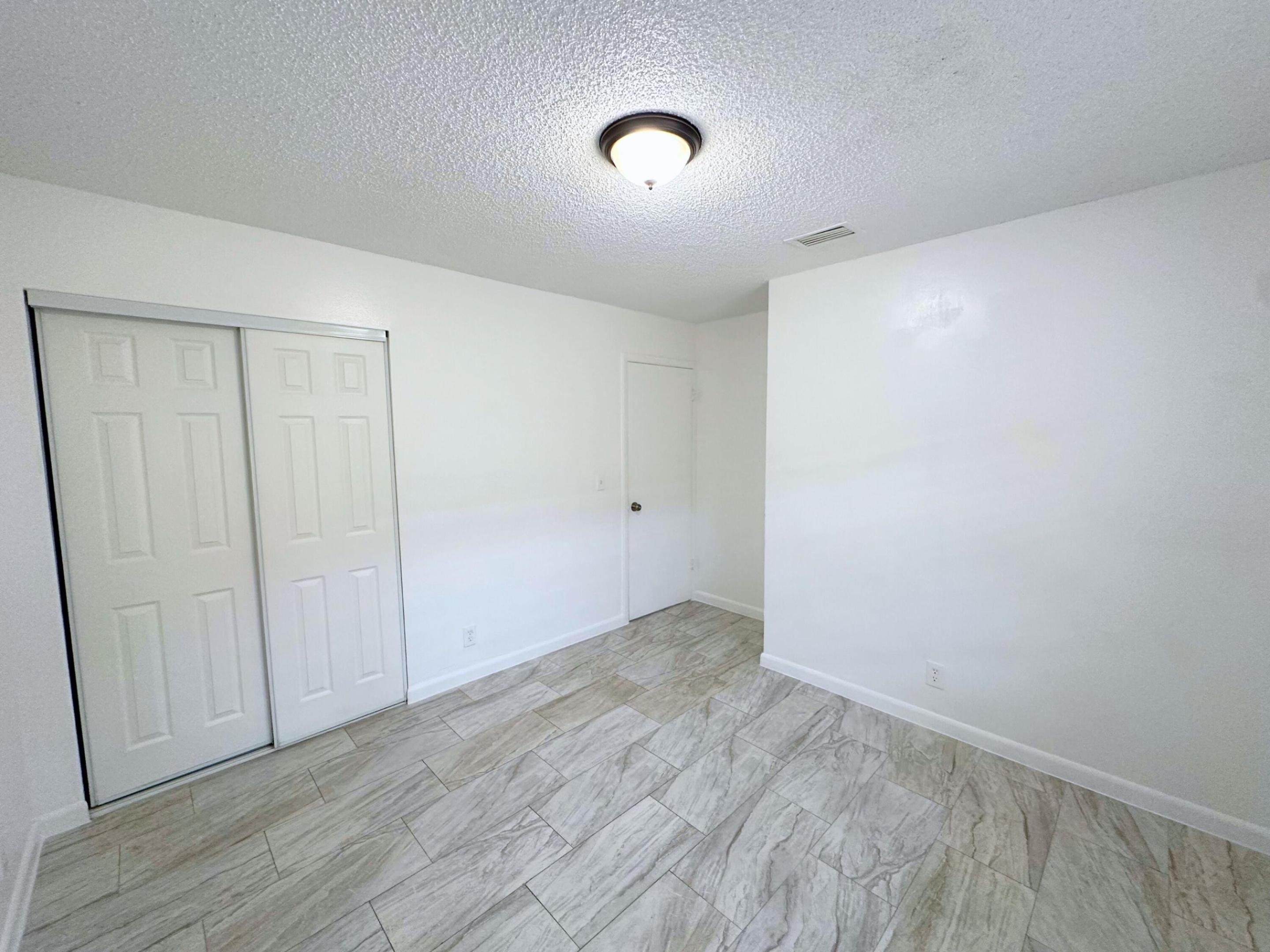 LANTANA PLAZA - Residential Lease