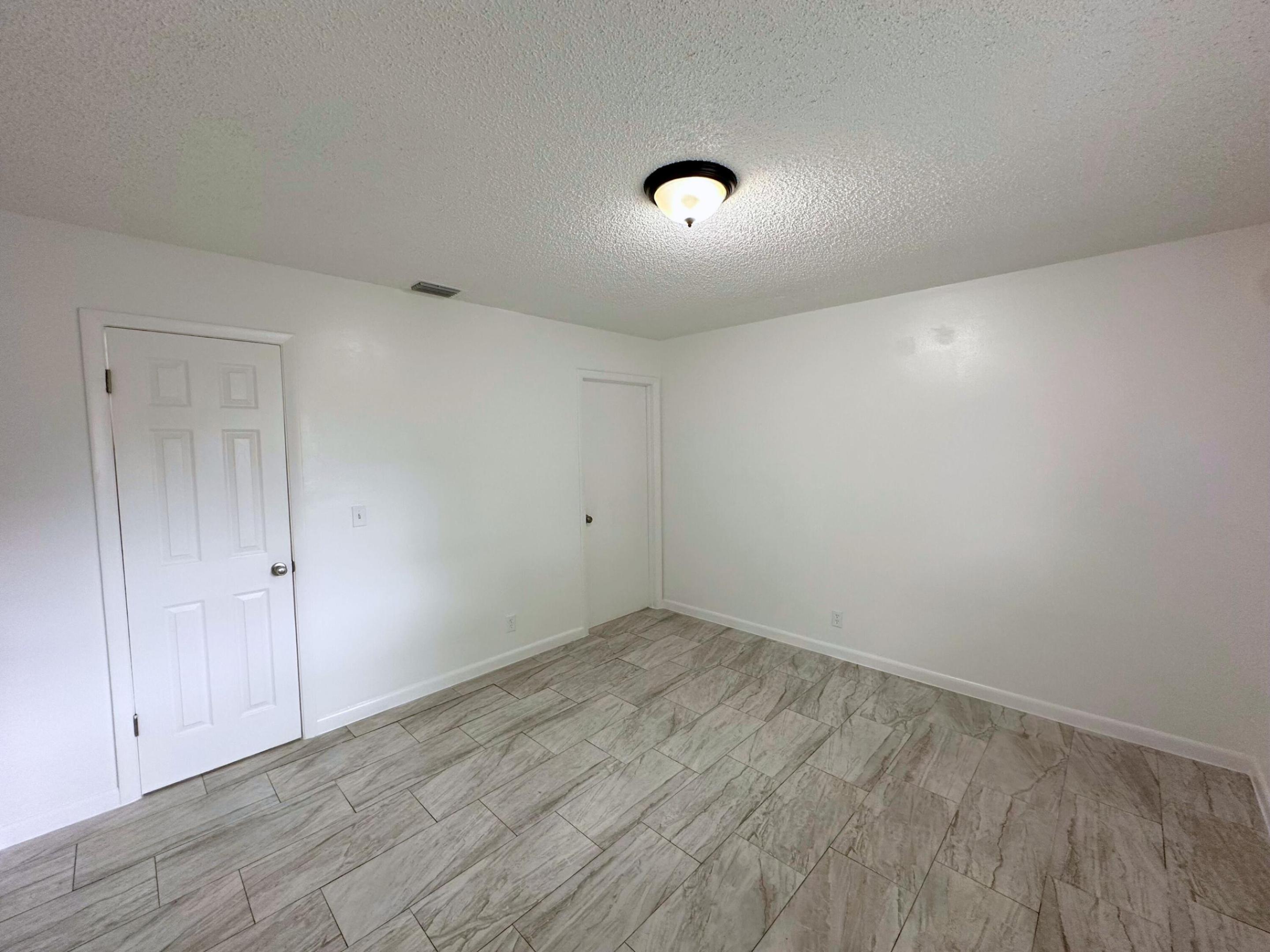 LANTANA PLAZA - Residential Lease