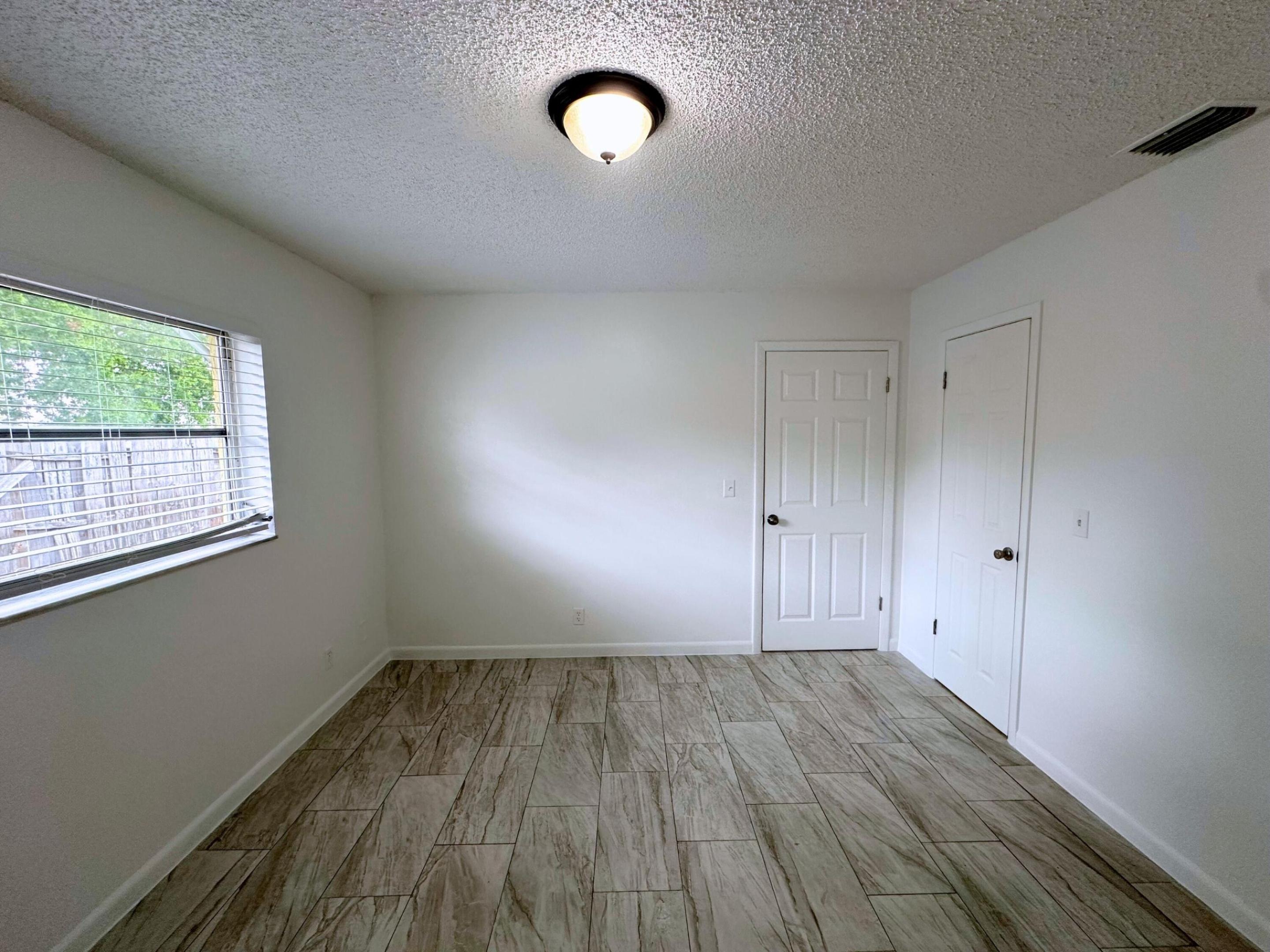 LANTANA PLAZA - Residential Lease