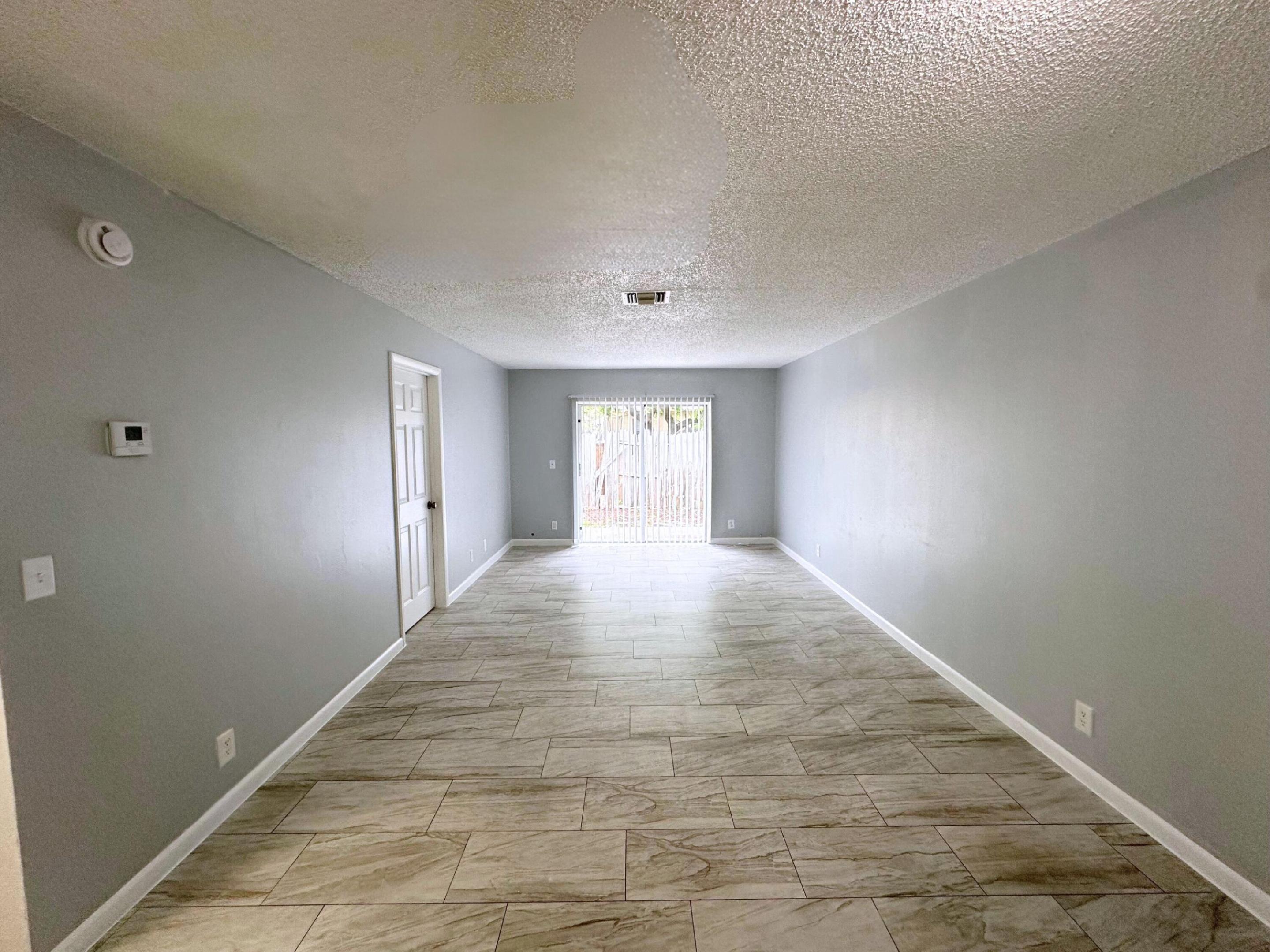 LANTANA PLAZA - Residential Lease