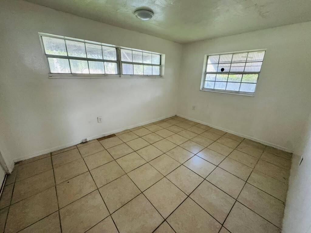 SUNRISE GOLF VILLAGE THIRD ADD - Residential Lease
