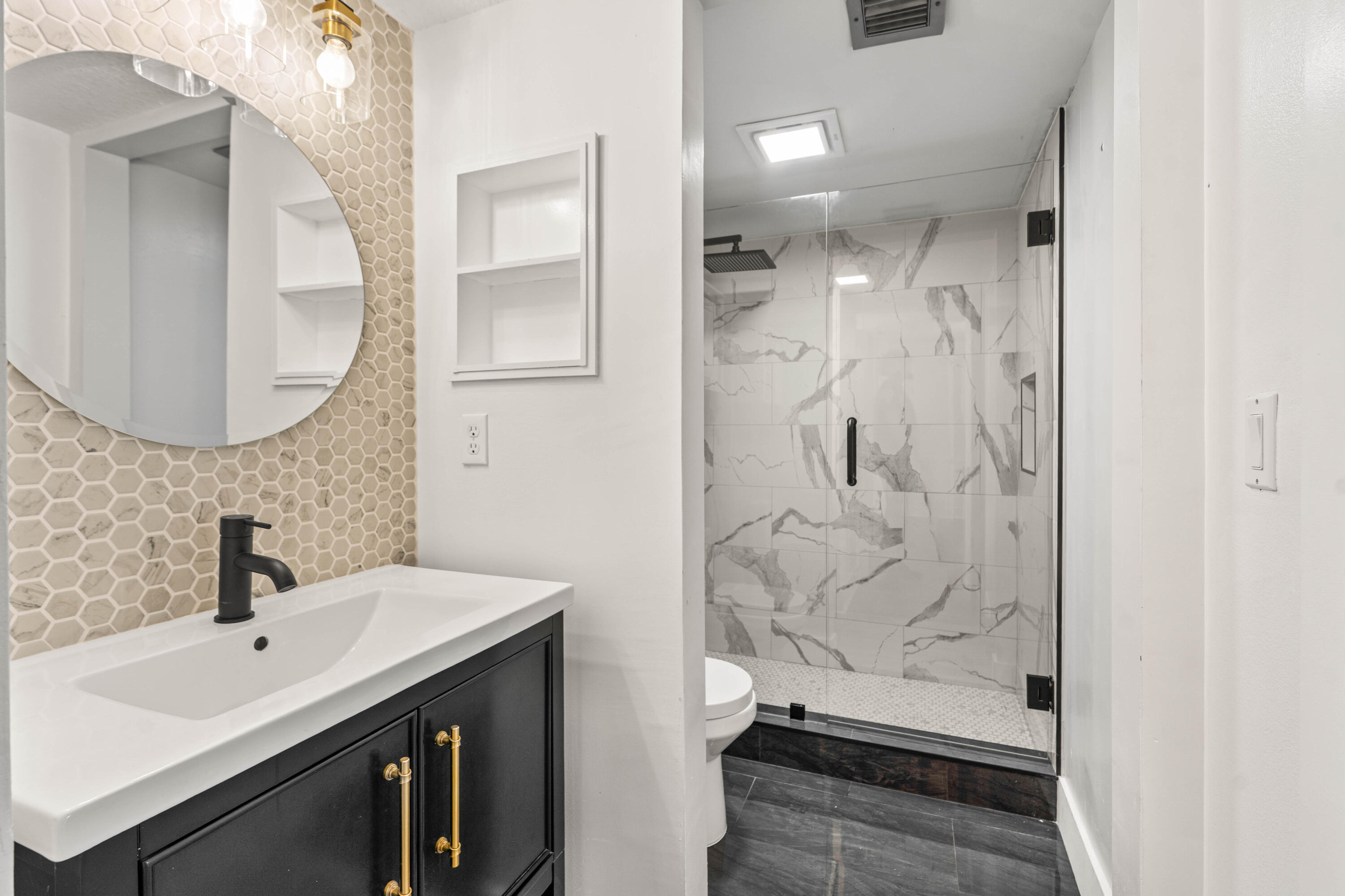 RIVEREDGE CONDO - Residential Lease