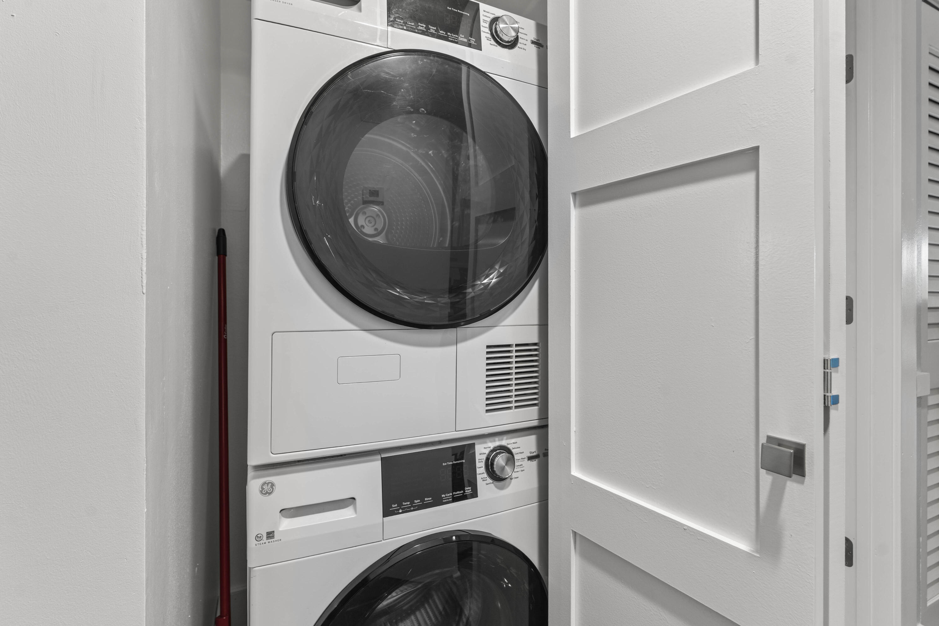 RIVEREDGE CONDO - Residential Lease